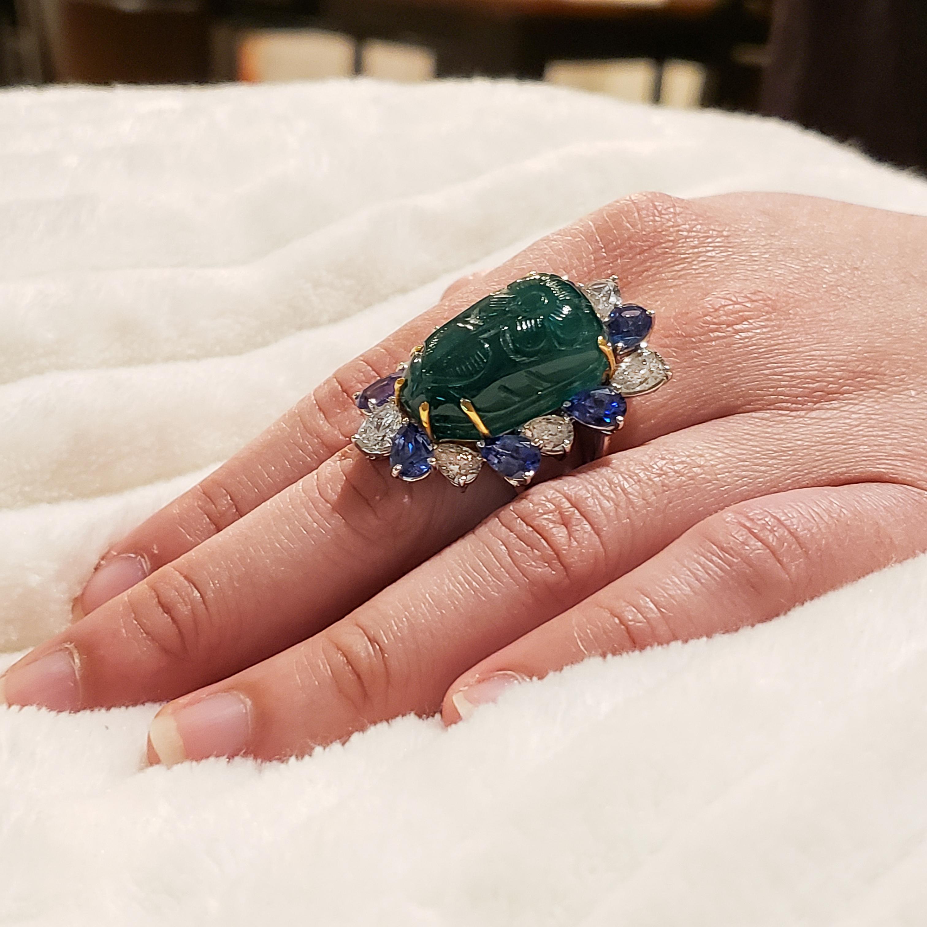 Floral Motif Carved Green Emerald, Sapphire and Diamond Cocktail Ring For Sale 1