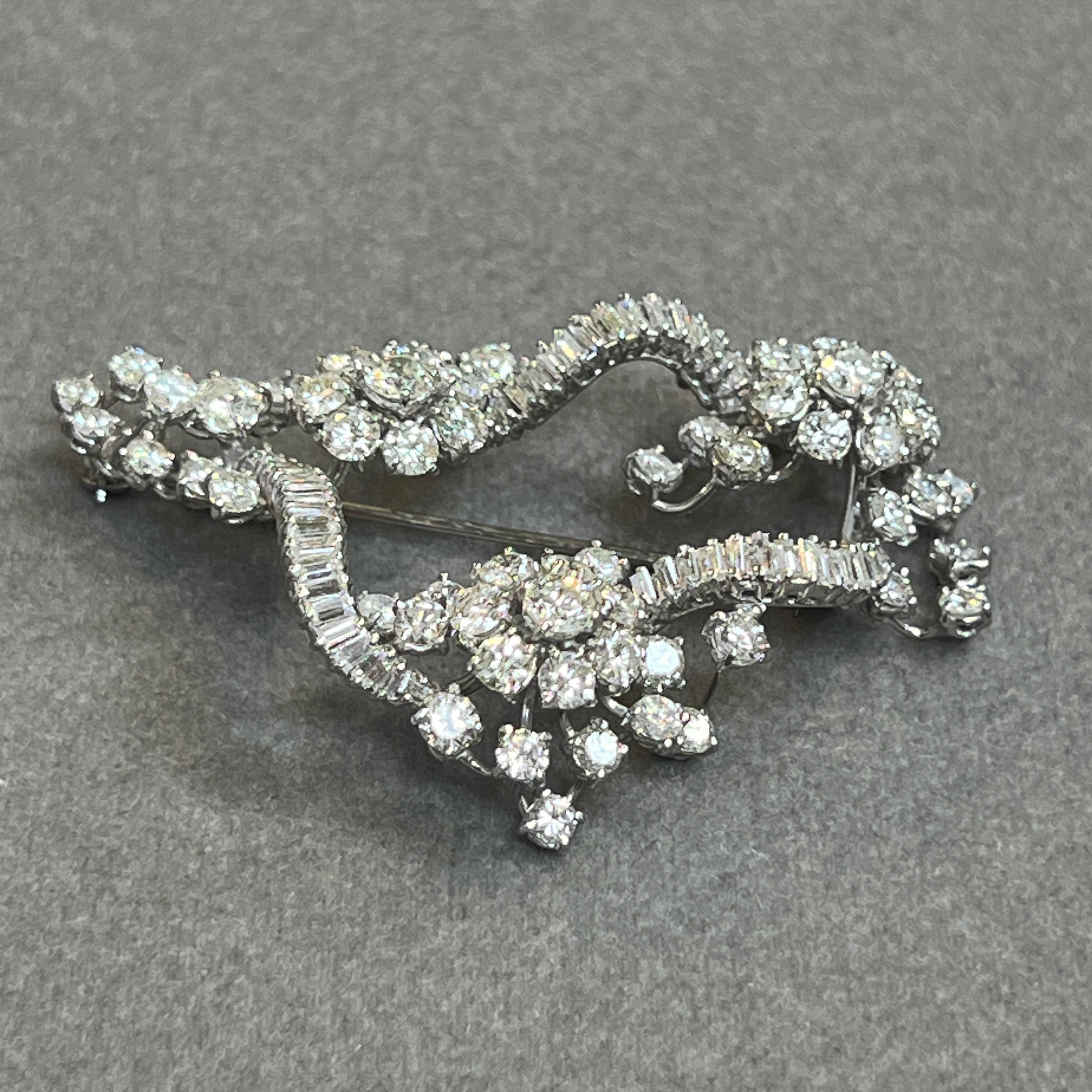 Broche de diamantes con motivos florales en venta 2