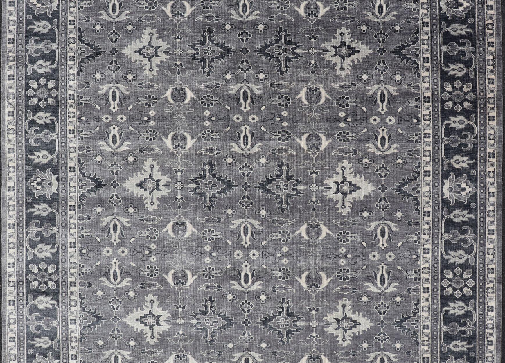 Tapis à motifs floraux Khotan de Keivan Woven Arts en laine en vente 1