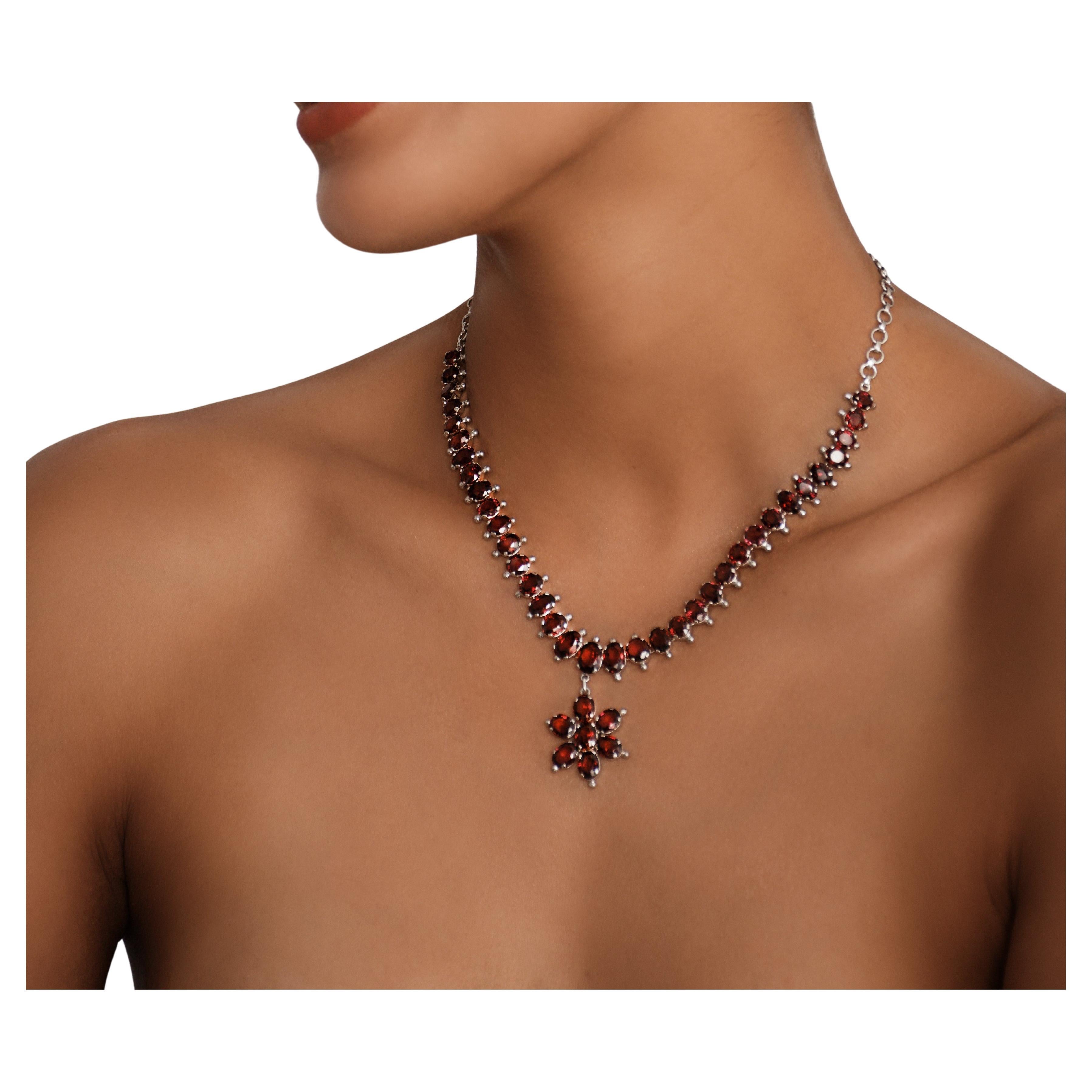 42ctw Floral Motif Oval Cut Garnet Platinum Sterling Silver Drop Necklace In New Condition For Sale In Sheridan, WY