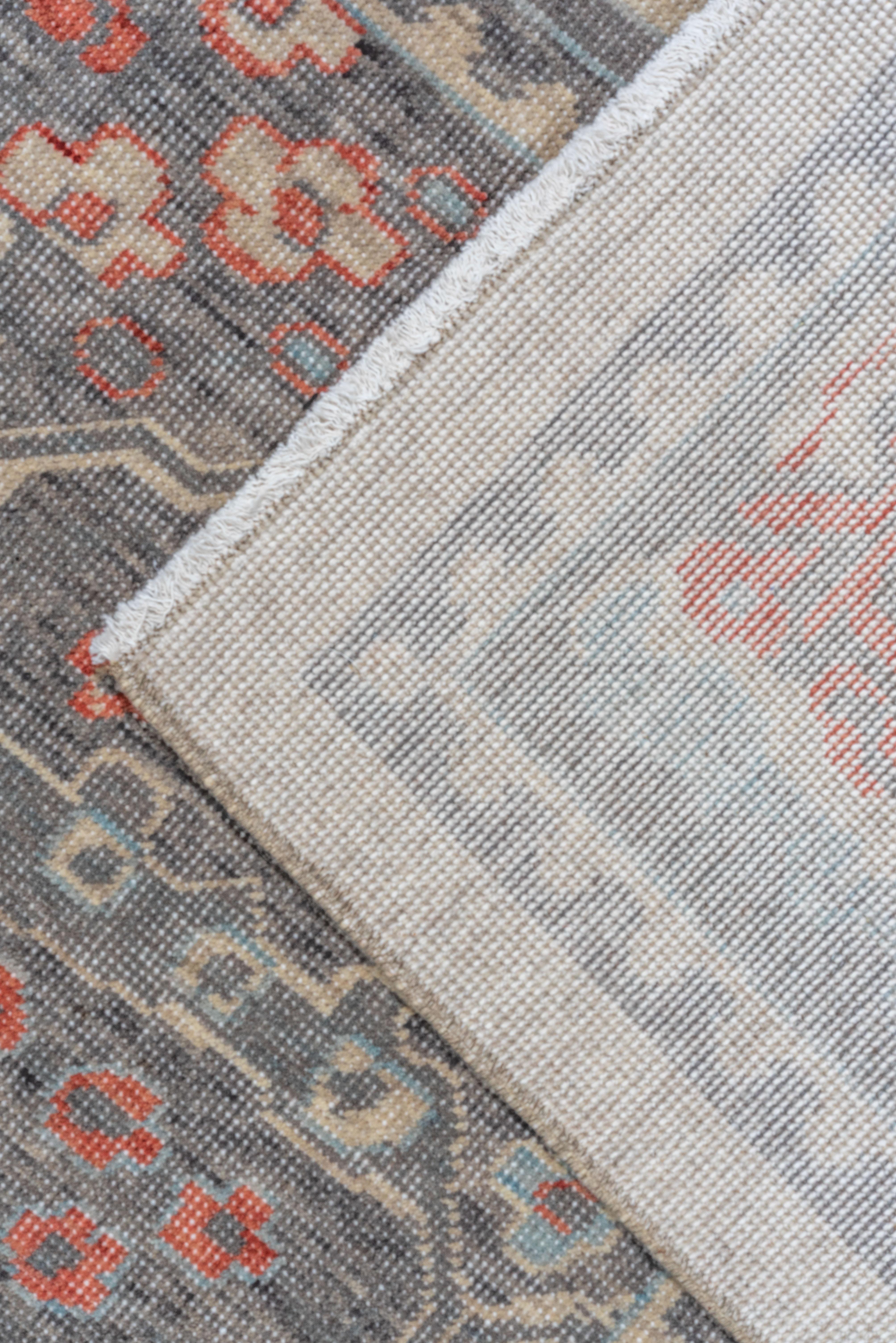 Blumenmotiv, inspiriert von roten und blauen Rot- und Blautönen aus Täbris (Türkisch) im Angebot