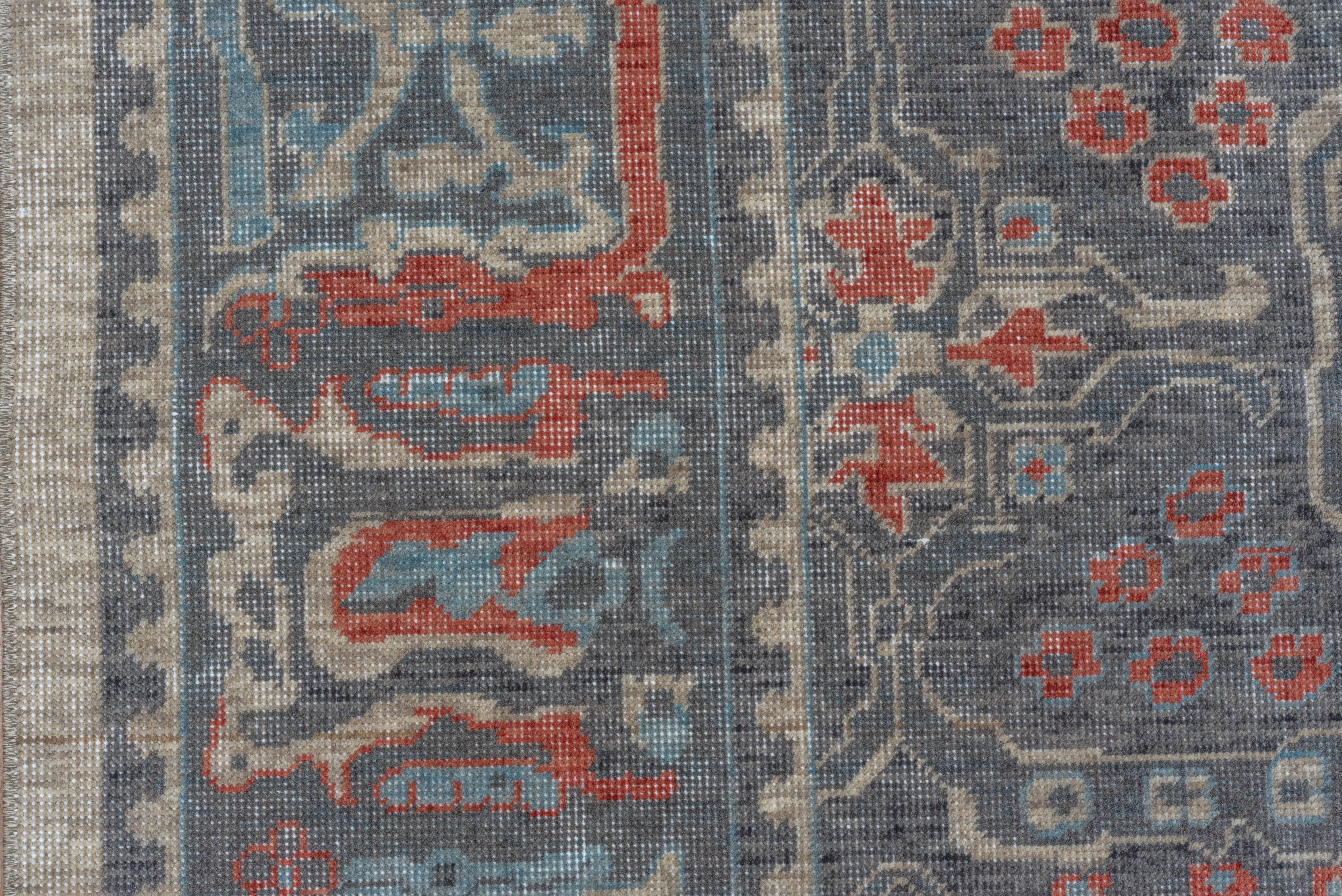 Blumenmotiv, inspiriert von roten und blauen Rot- und Blautönen aus Täbris im Zustand „Hervorragend“ im Angebot in New York, NY