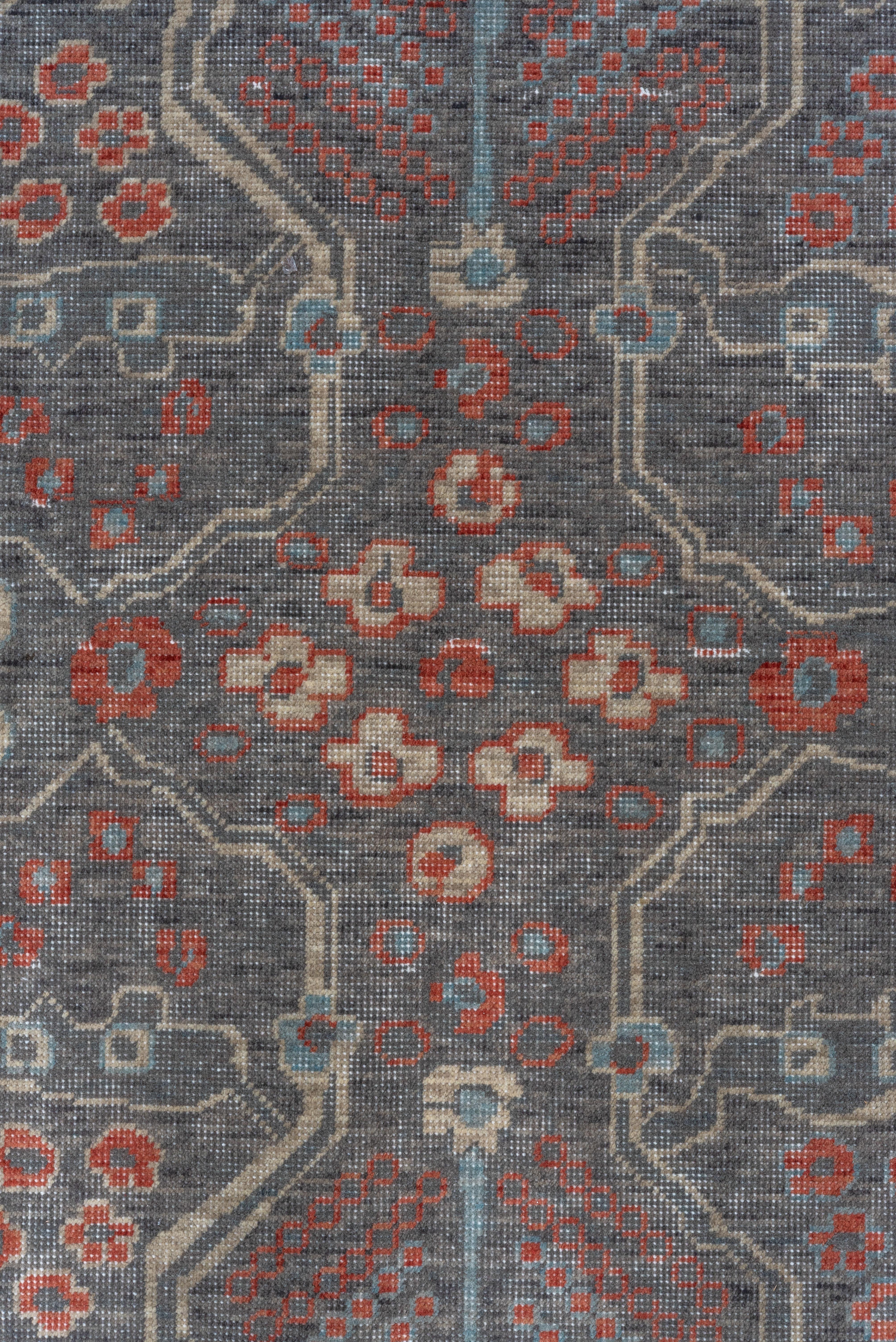 Blumenmotiv, inspiriert von roten und blauen Rot- und Blautönen aus Täbris (Wolle) im Angebot