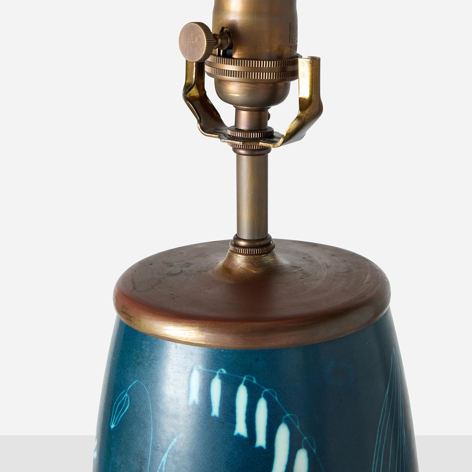 Tischleuchte mit Blumenmotiv von Hertha Bengtsson für Rörstrand im Angebot 5