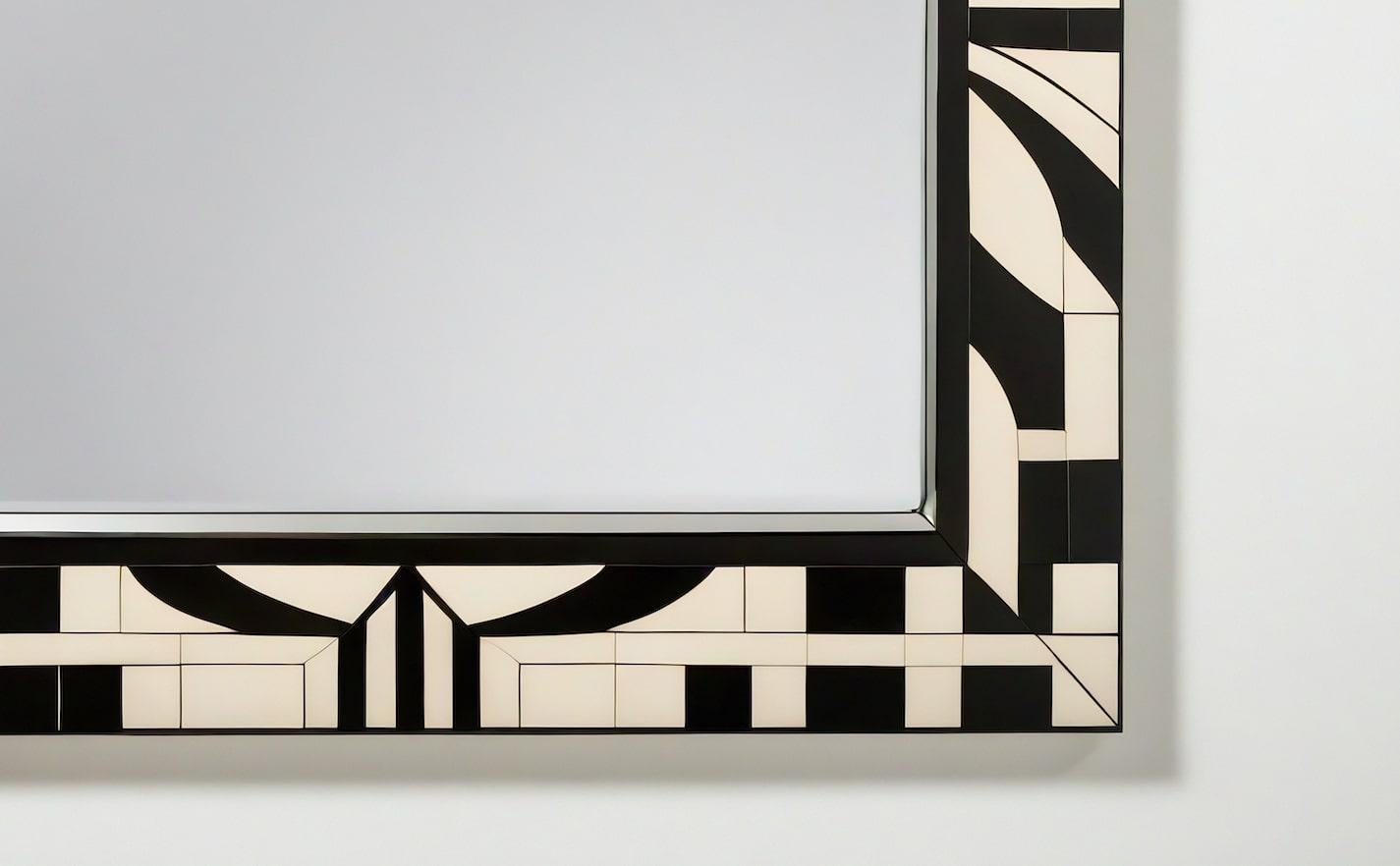 Cube : Miroir mural noir et blanc inspiré du cubisme, fabriqué à la main par des artisans Neuf - En vente à New York, NY