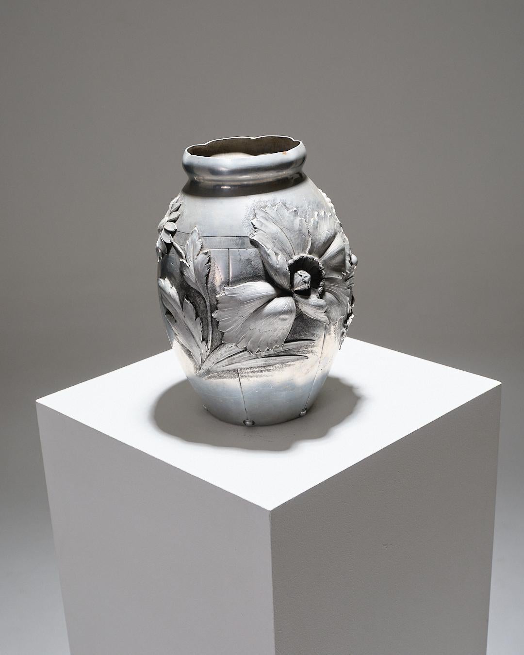 Floral Motif Vase, Art Nouveau, 1920s For Sale 4