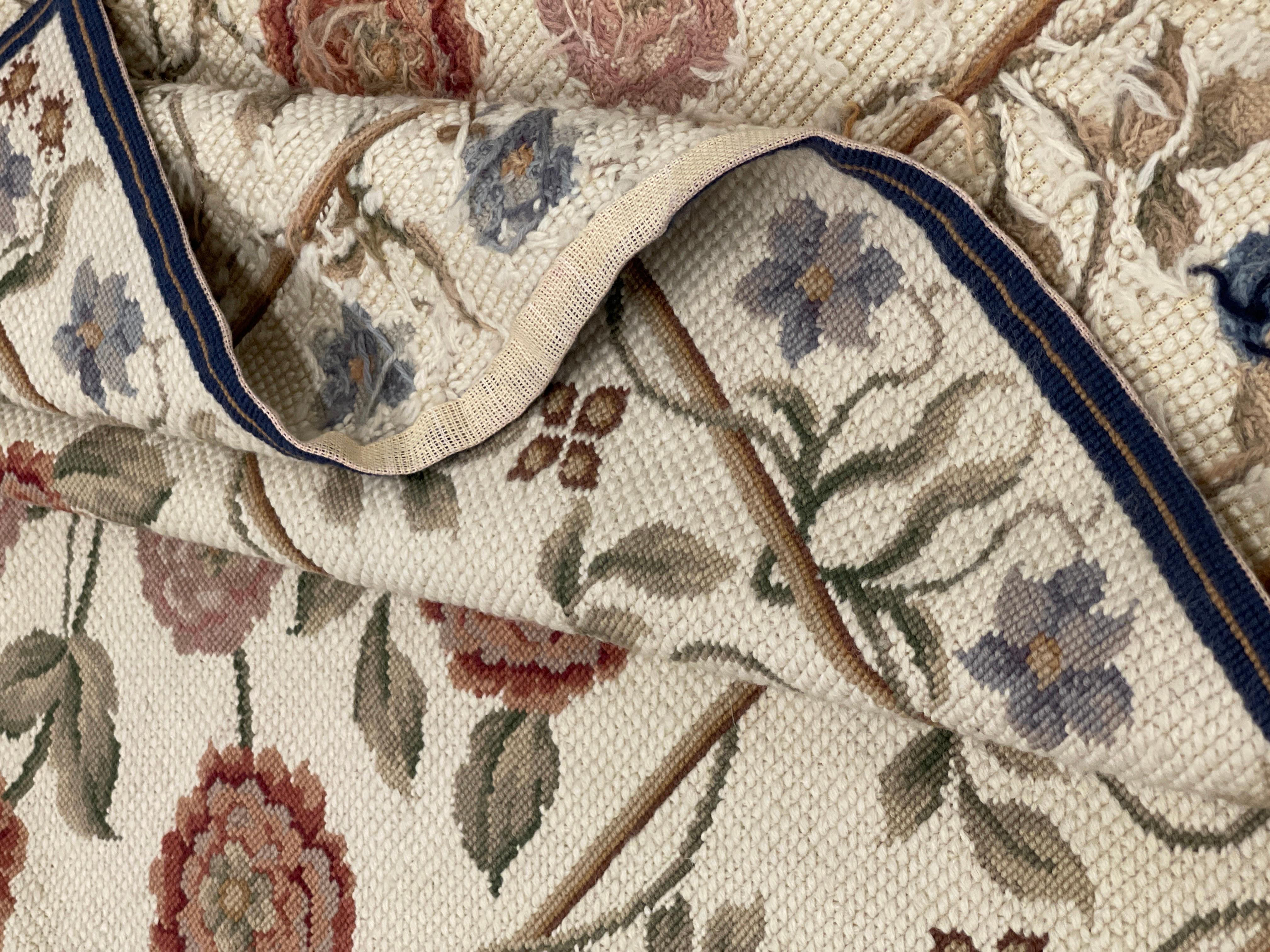 Floral-Nadelspitze-Teppich, traditioneller Beige  Handgewebter Wollteppich Teppich Home Decor im Zustand „Hervorragend“ im Angebot in Hampshire, GB