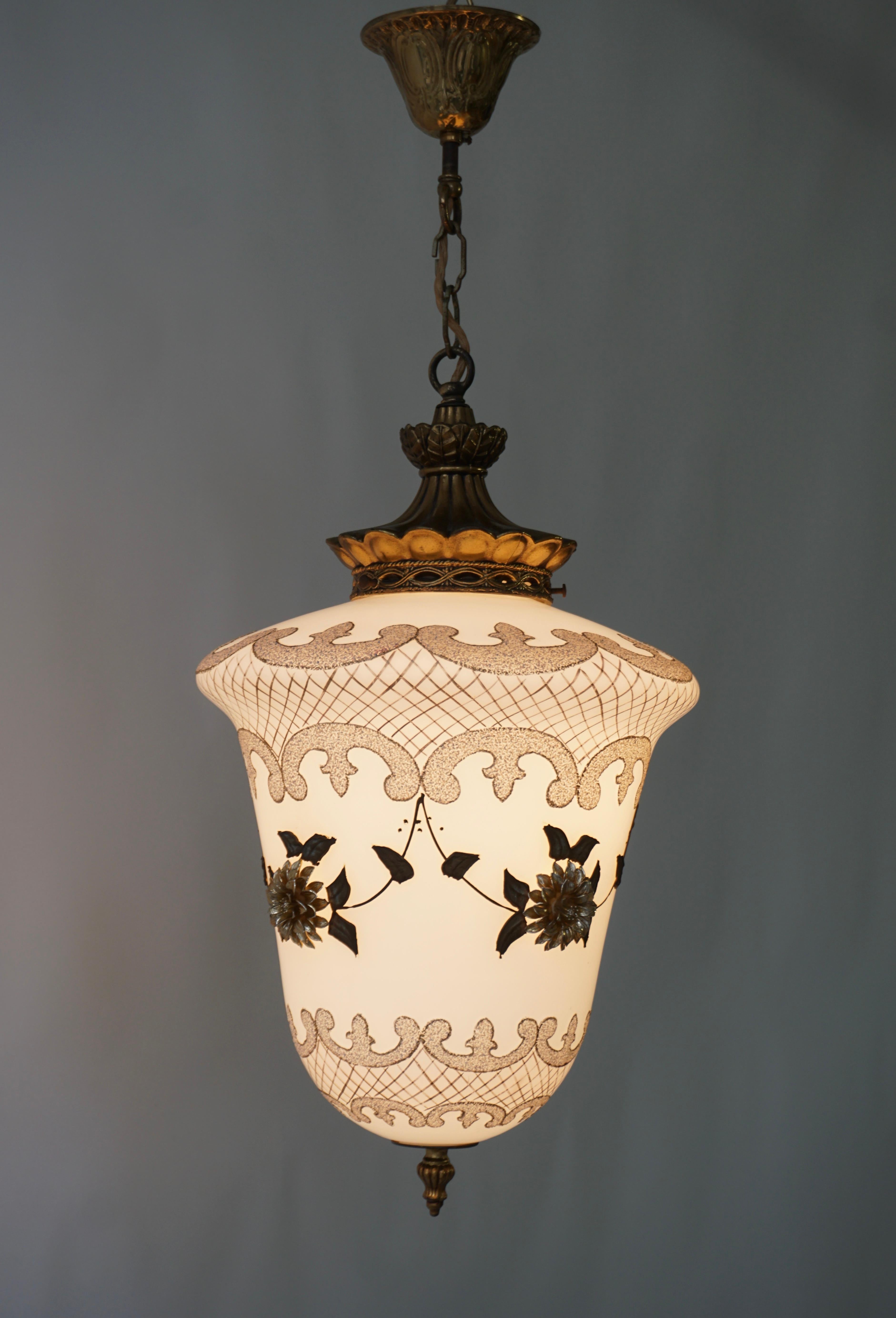 Floral Opaline Glass and Gilt Brass Pendat Light For Sale 4
