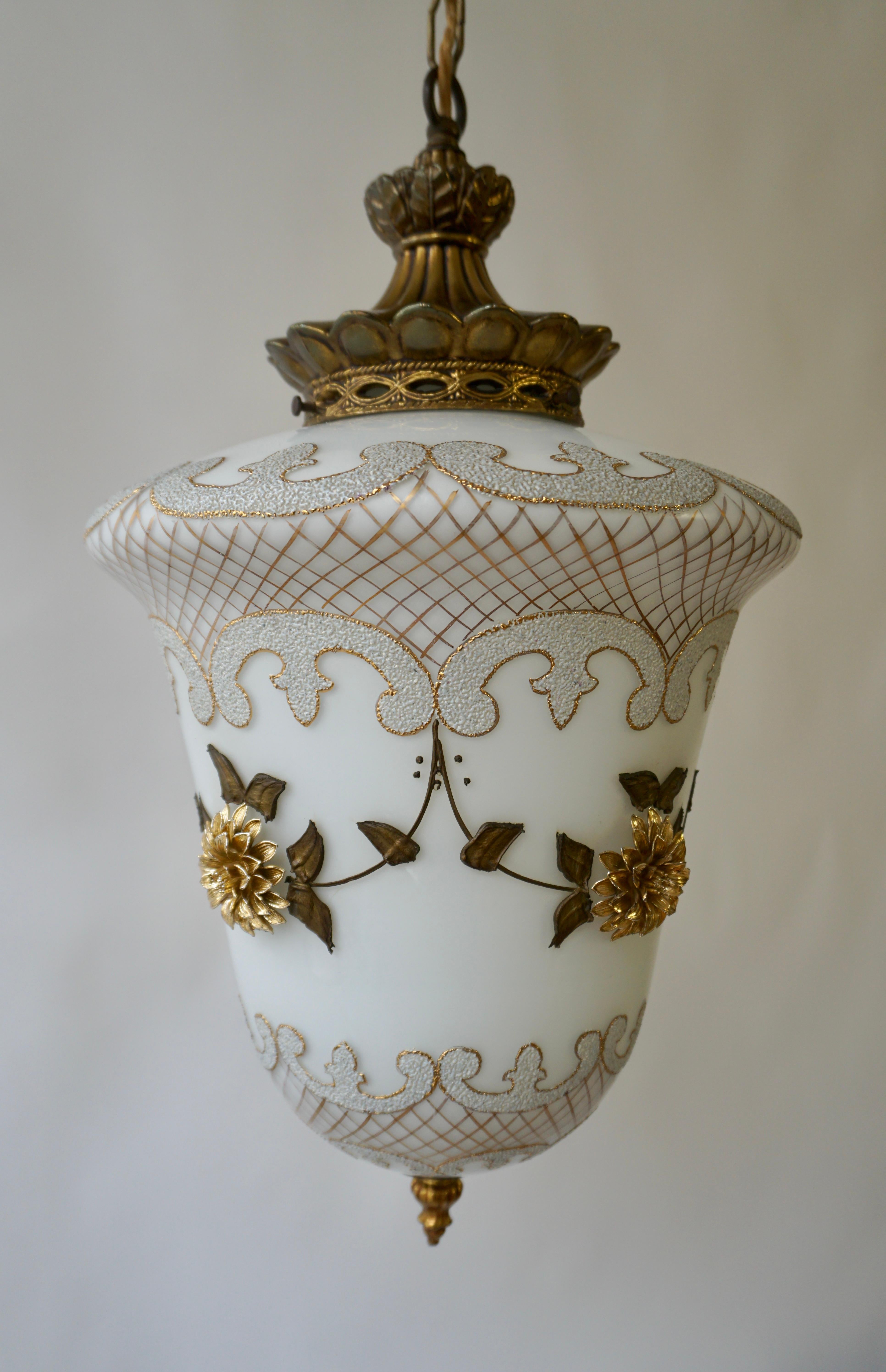 Floral Opaline Glass and Gilt Brass Pendat Light For Sale 1
