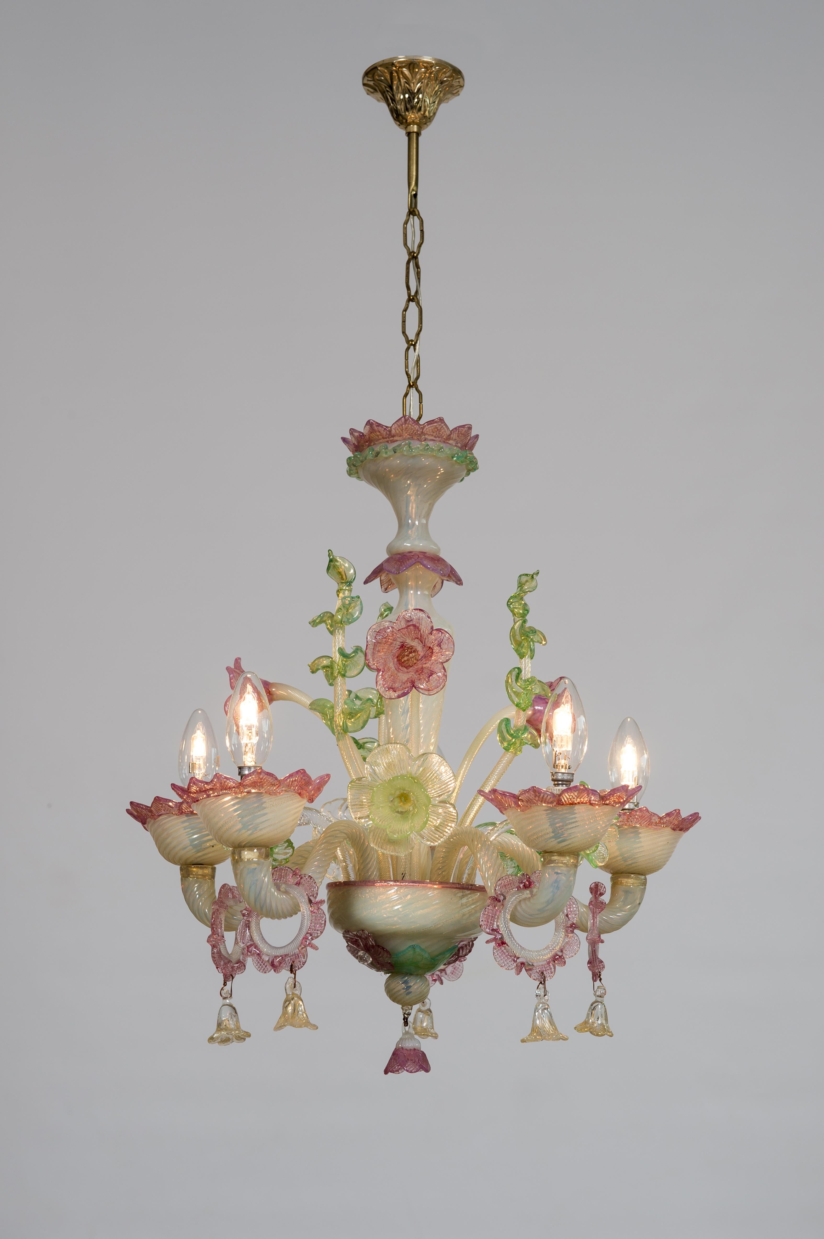 Lustre en verre de Murano opalin à motifs floraux avec or, fabriqué à la main en Italie, années 1900  en vente 9