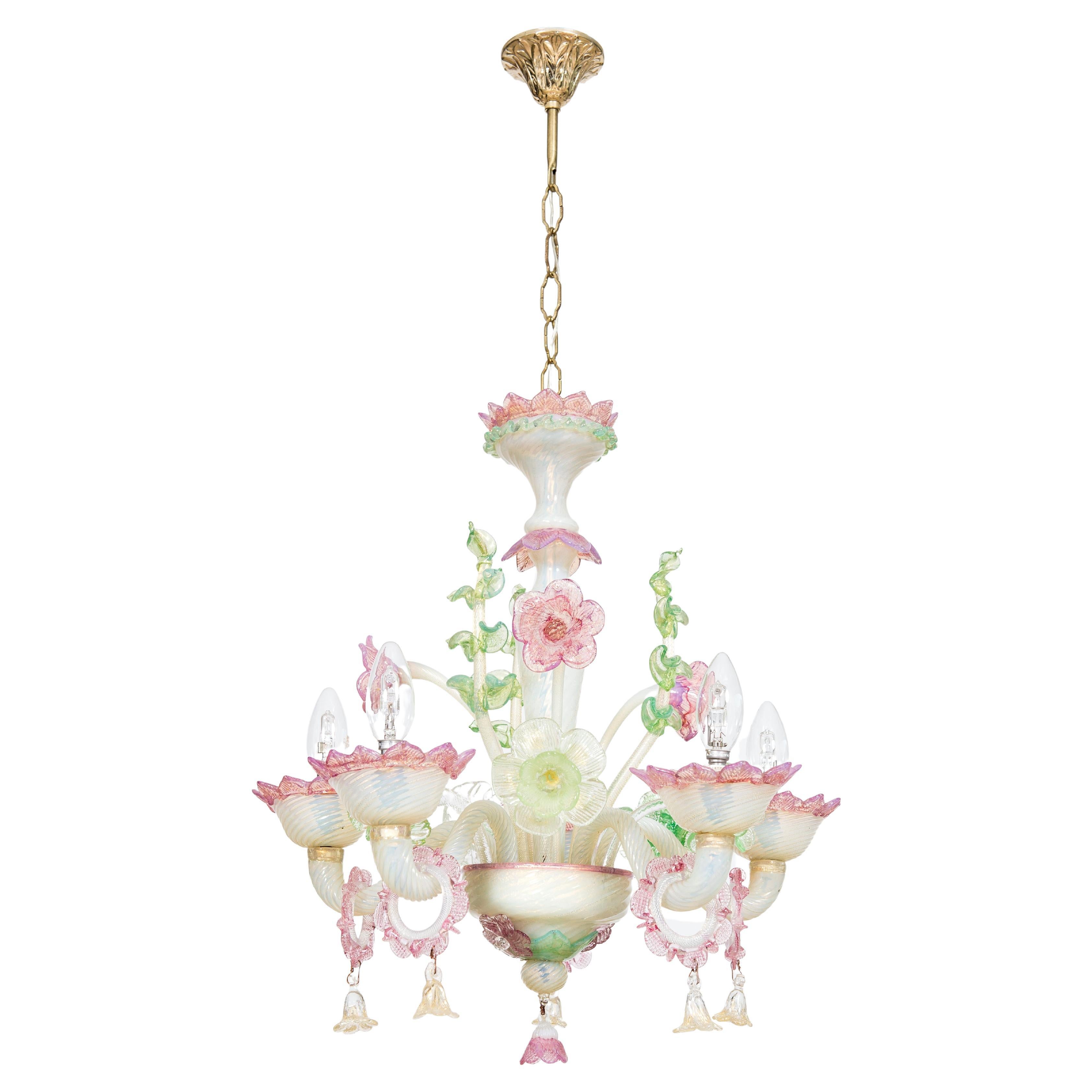 Lustre en verre de Murano opalin à motifs floraux avec or, fabriqué à la main en Italie, années 1900  en vente