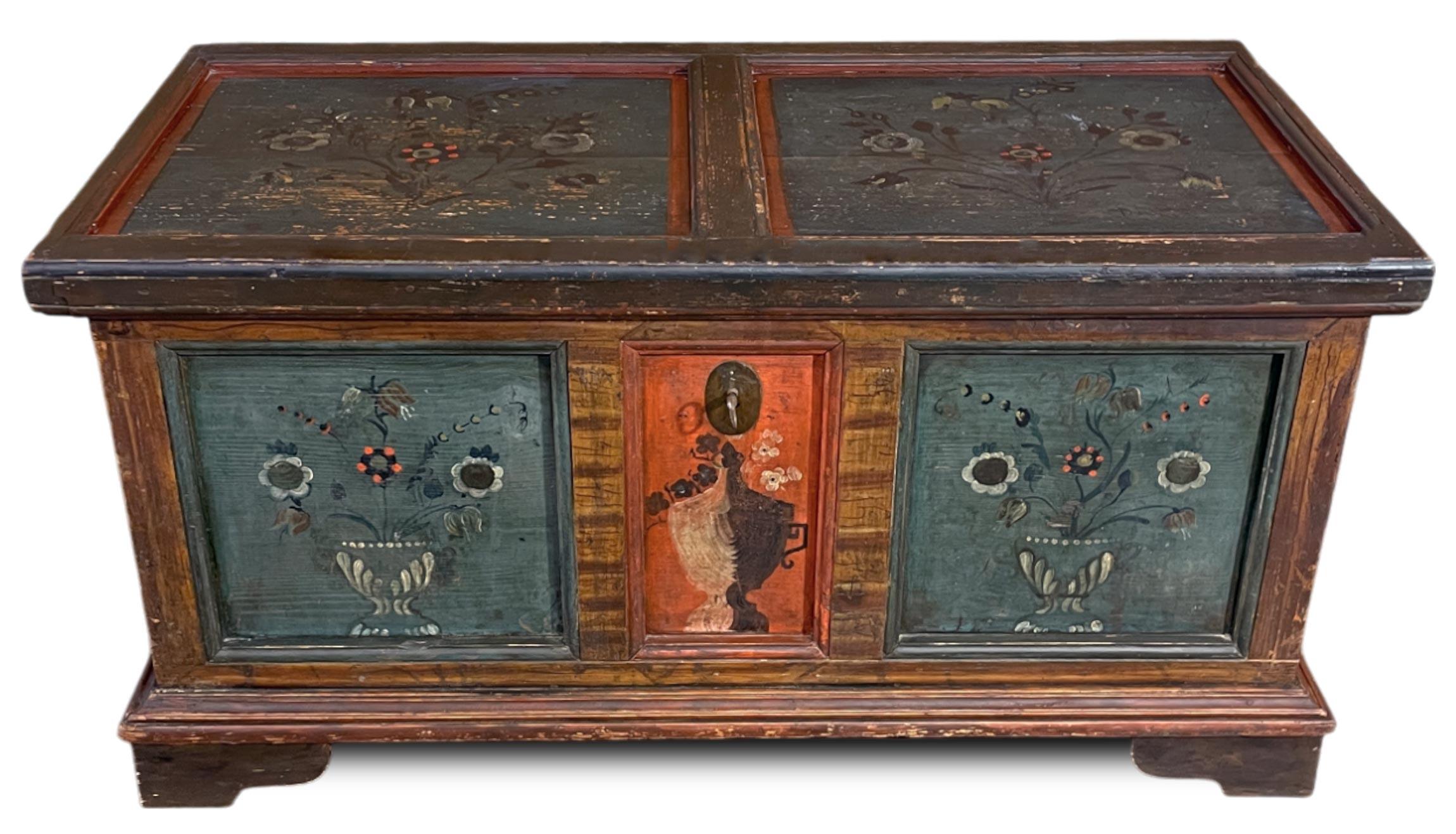 Floral Painted Blanket Chest - Early 19th Century 3