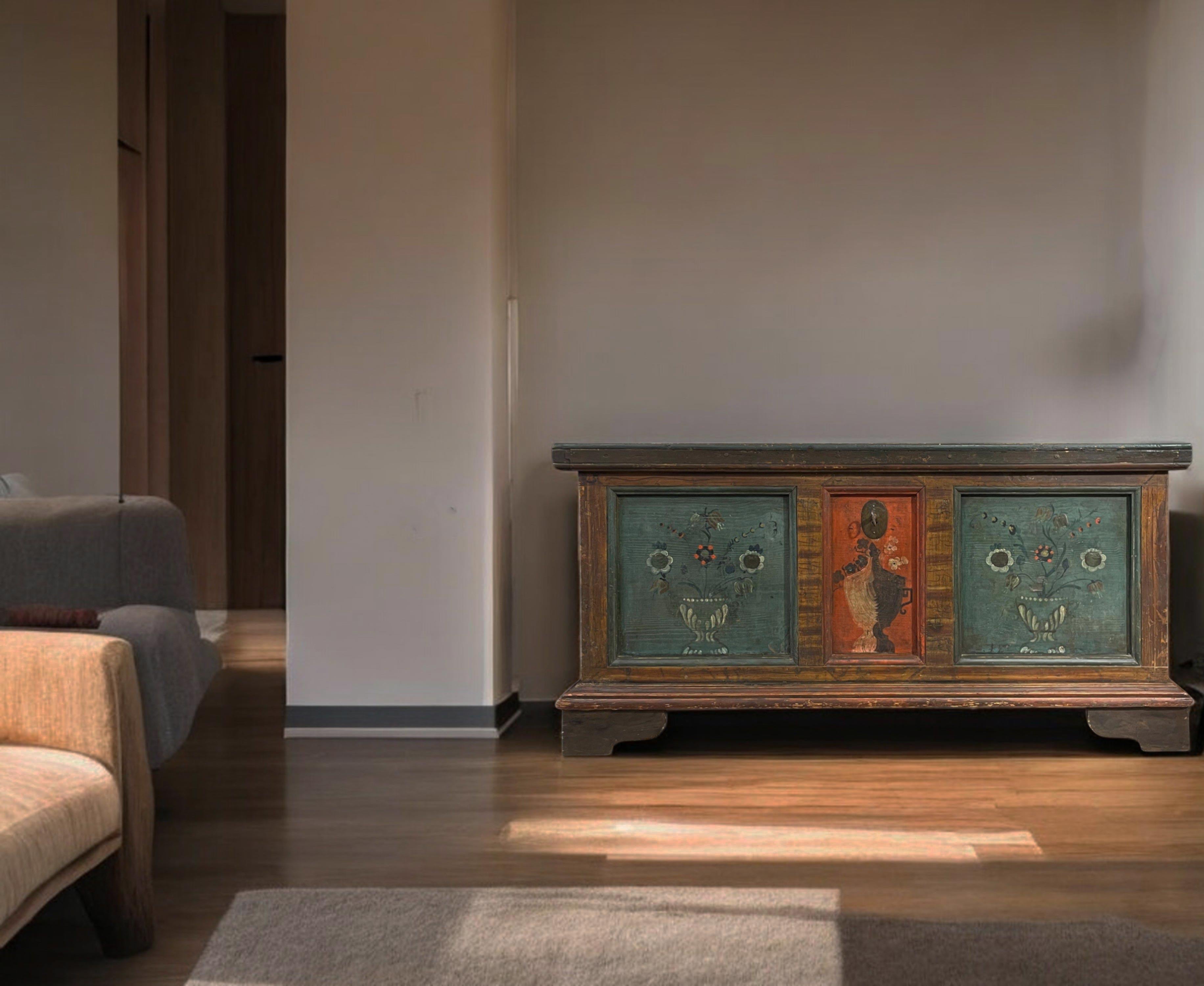 Floral Painted Blanket Chest - Early 19th Century 1