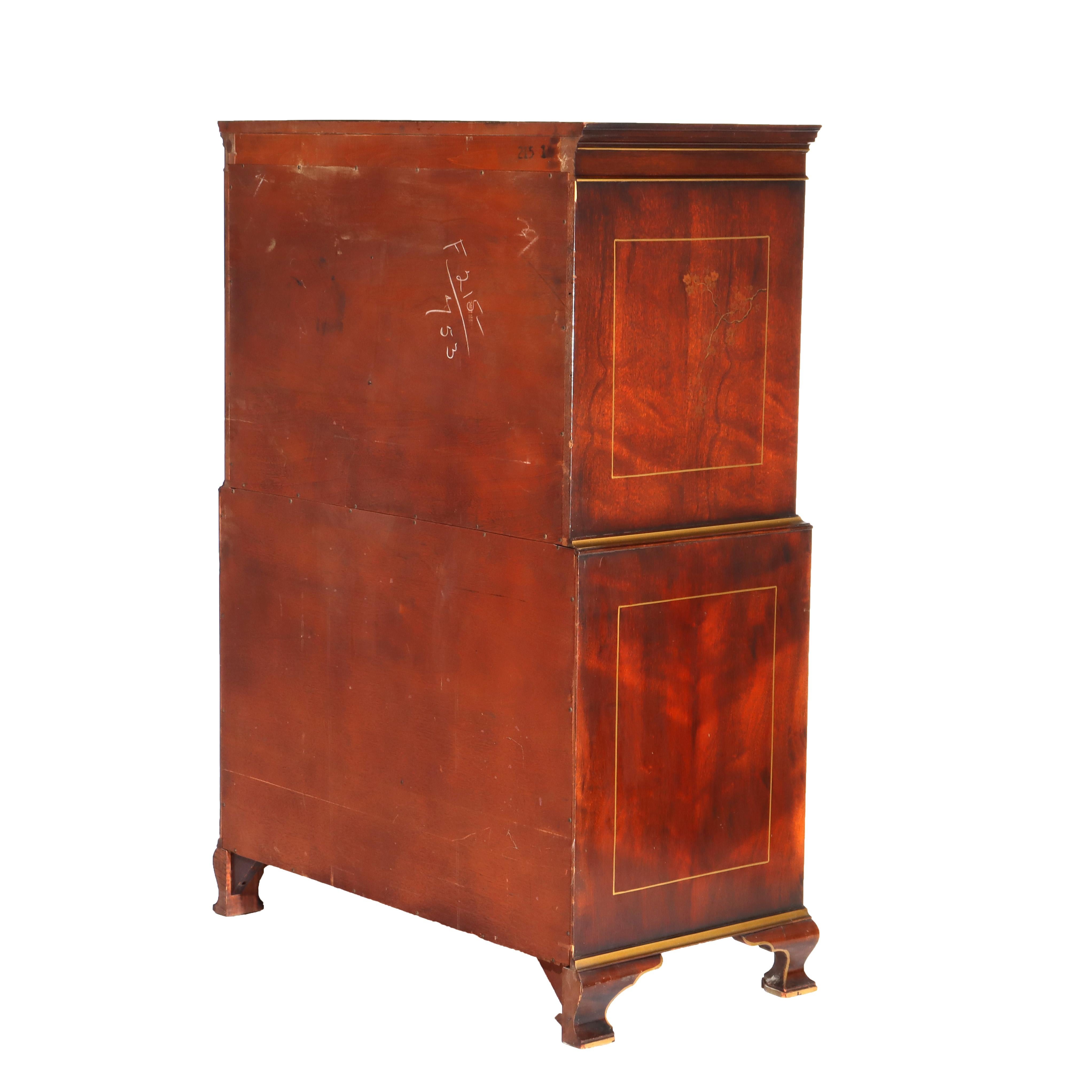 Cassapanca a sei cassetti in mogano cinese Chippendale dipinta con motivi floreali, 1920 ca. in vendita 11