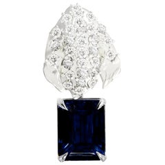 Blumenanhänger-Halskette aus Weißgold mit Saphir und Diamanten