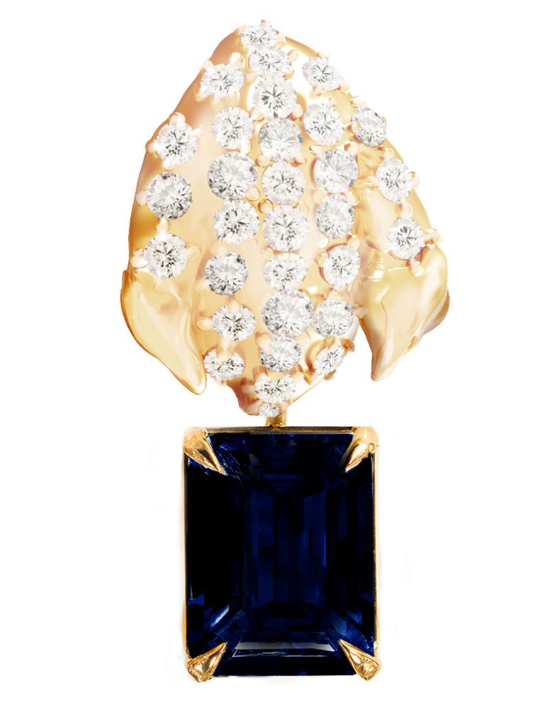 Floral Peony Petal Brooch with Sapphire and Diamonds in Yellow Gold For Sale 10