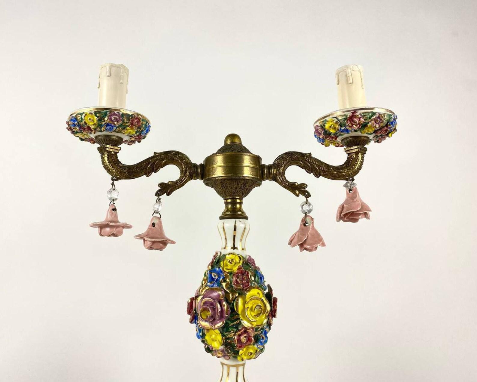 Français Lampe de bureau vintage en porcelaine à motifs floraux, années 1980 en vente