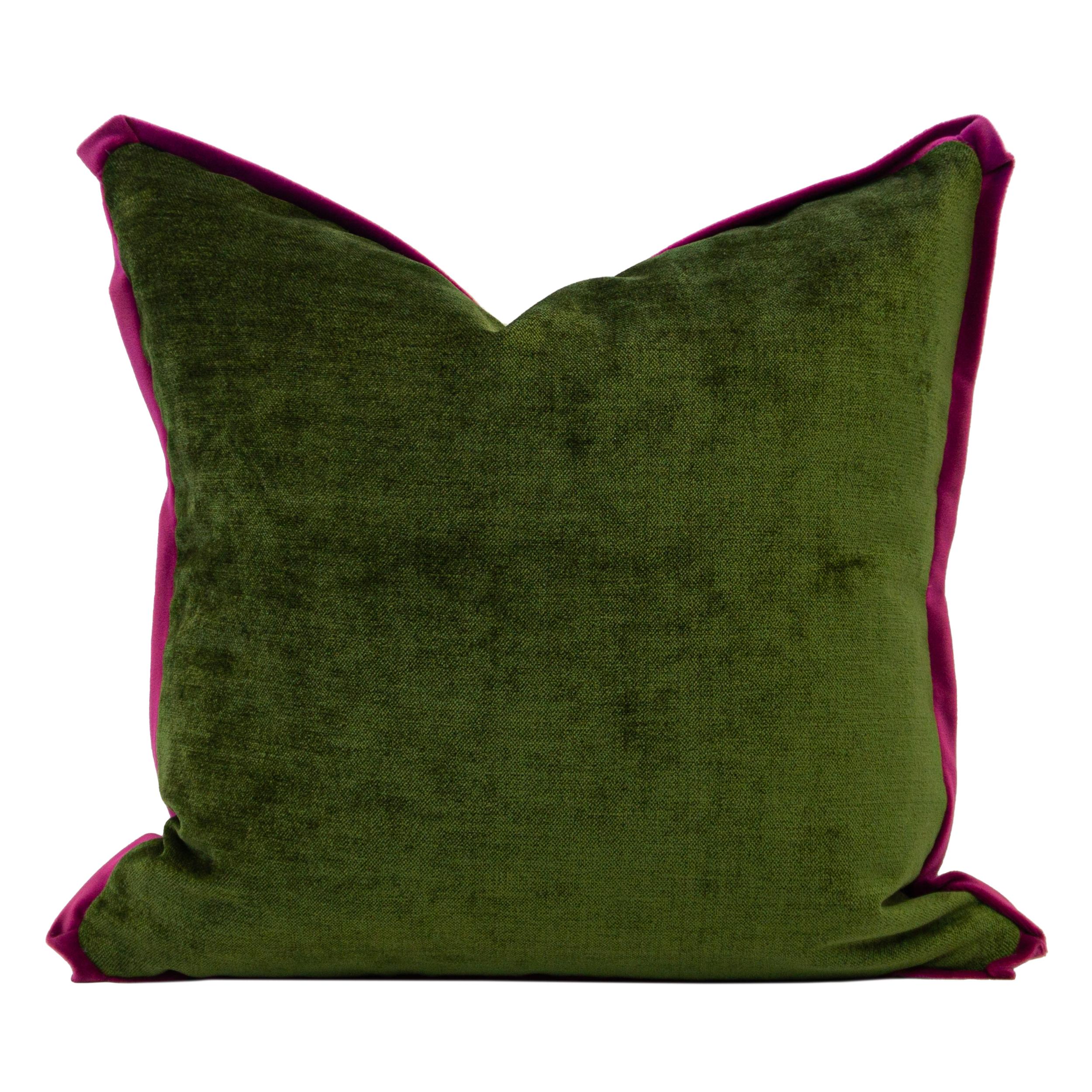 Américain Oreillers carrés en velours vert foncé imprimé floral avec bordure violette en vente