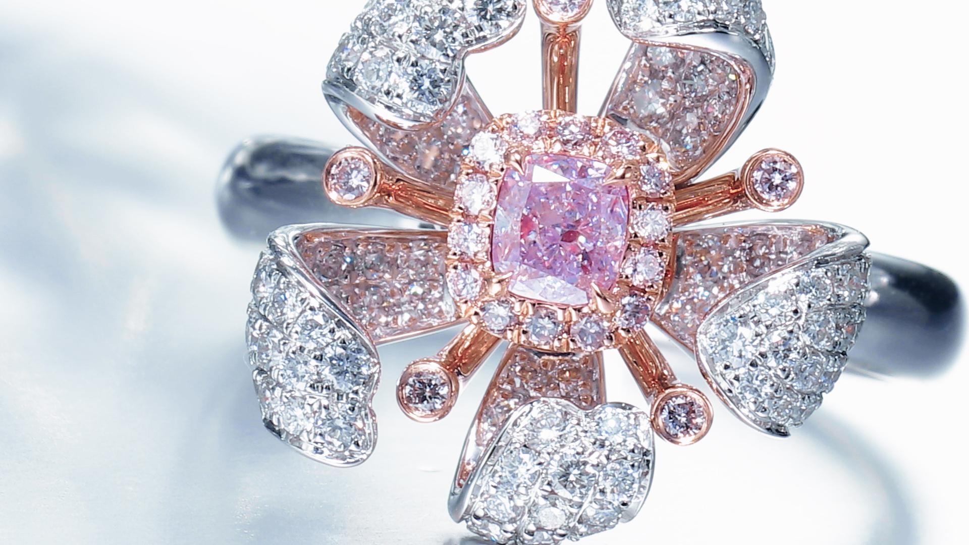 Floral Ring GIA 0.26ct Fancy Pinkish Purple Natural Diamond Ring Luxury Jewelry For Sale 2
