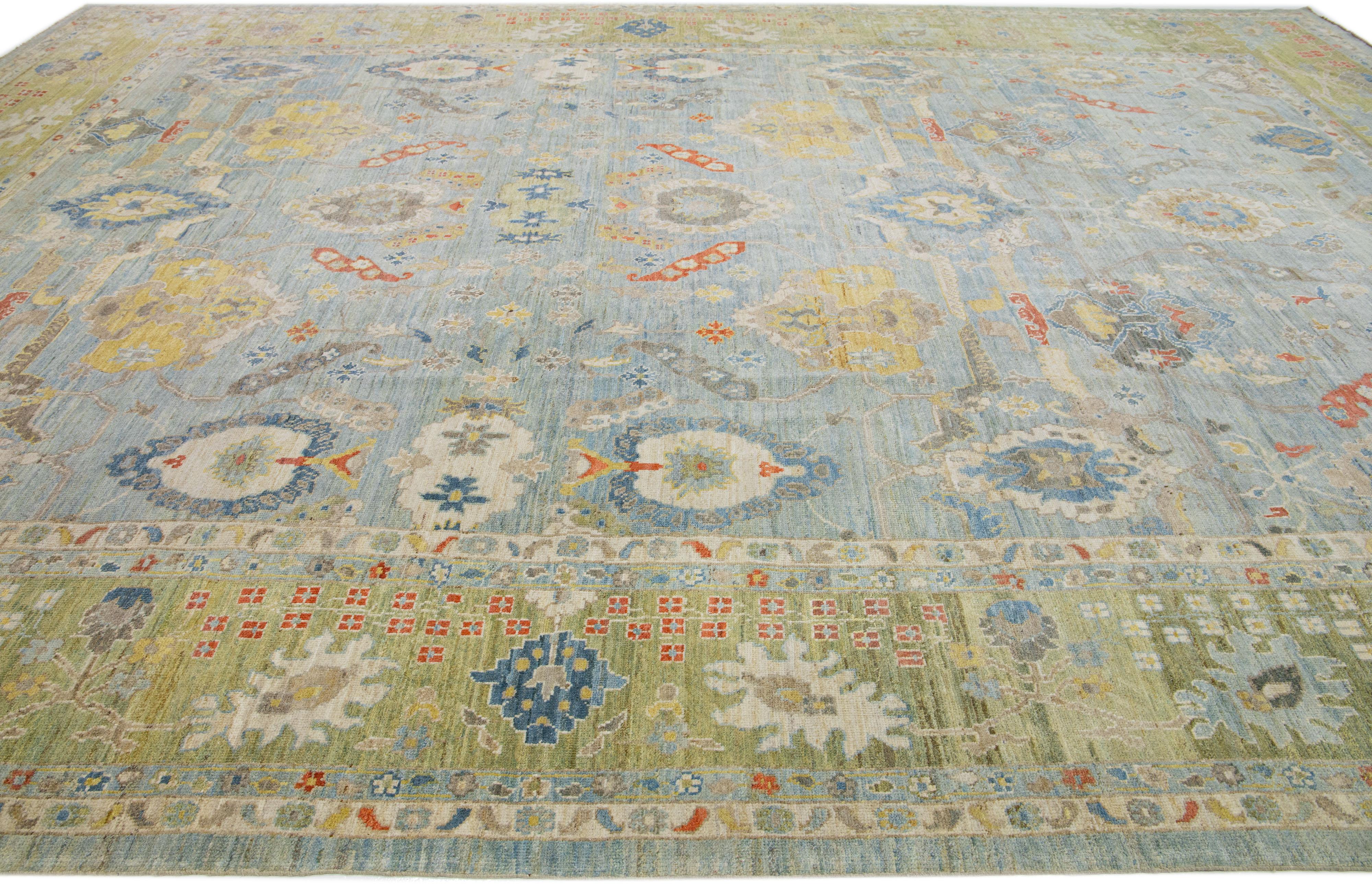 Floral Room Size Light Blue Modern Sultanabad Wool Rug  In New Condition For Sale In Norwalk, CT
