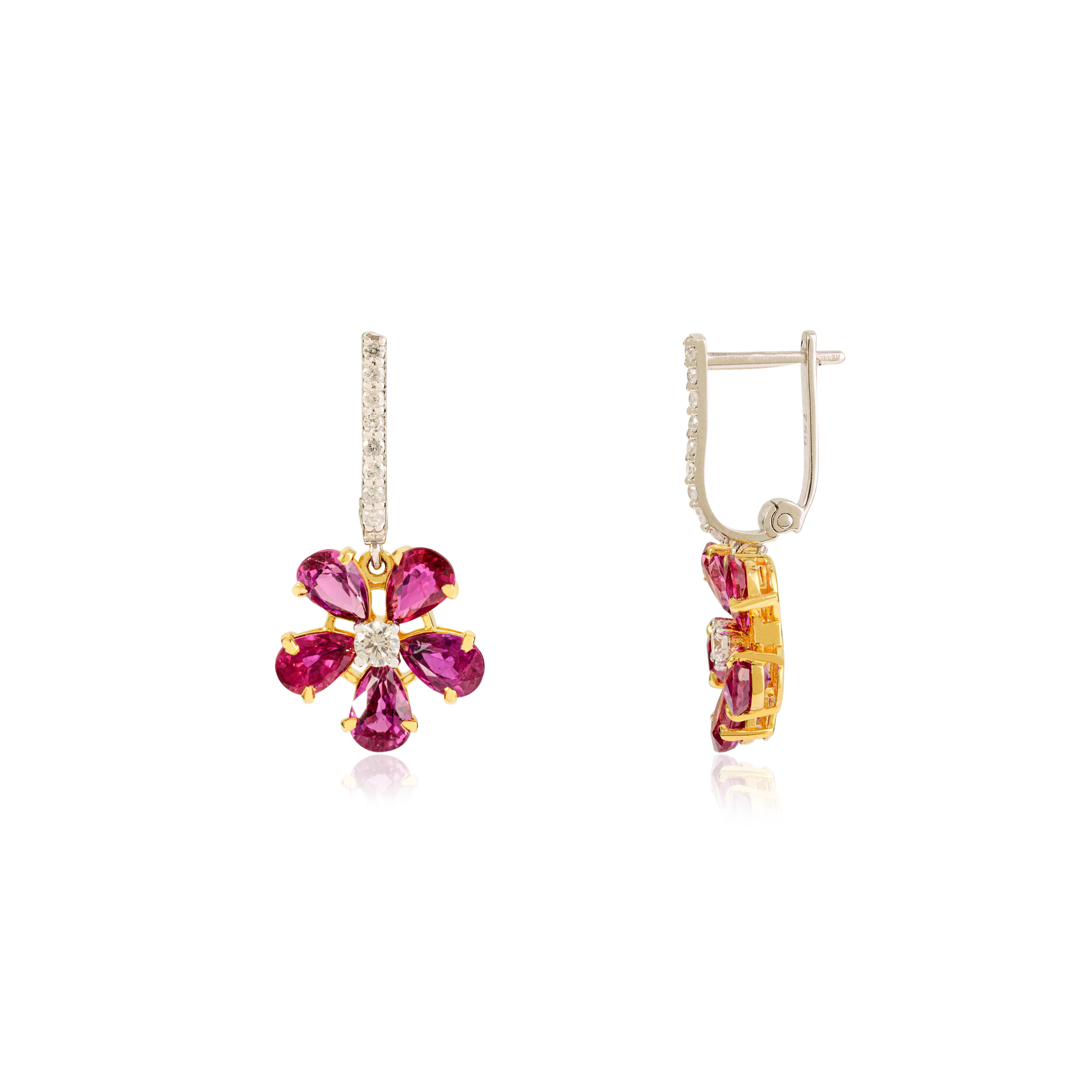 Pendientes Florales de Rubí y Diamantes con Cierre de Palanca Oro Bicolor 18k en Nuevo estado para la venta en New York, NY