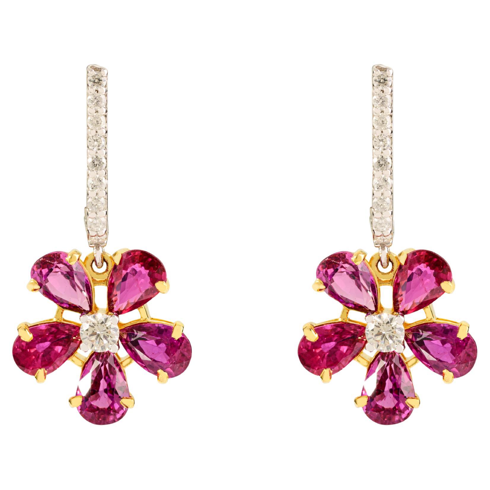 Pendants d'oreilles rubis et diamants avec fermoir à levier en or bicolore 18k