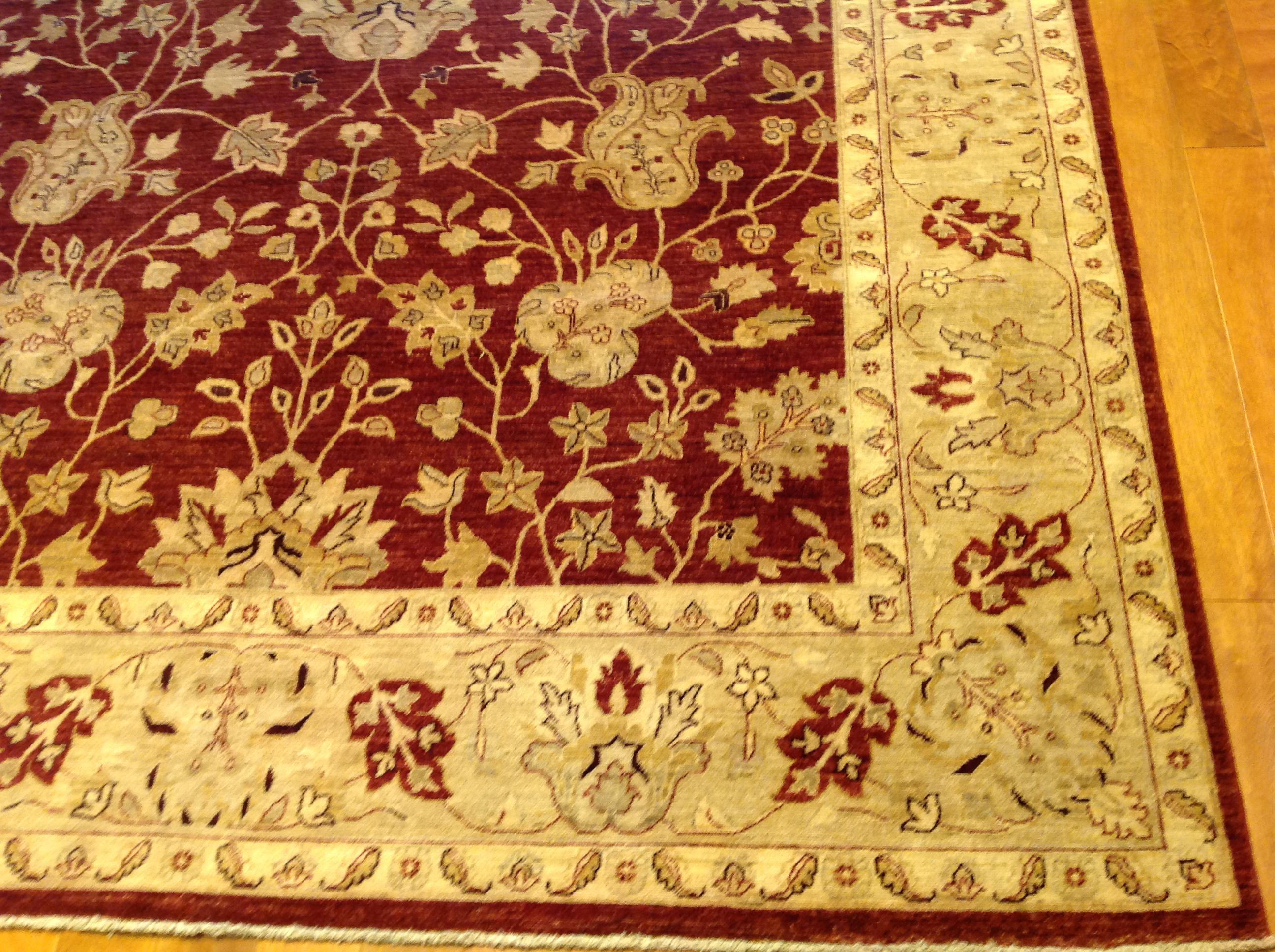 Floral Rug in Red and Beige  For Sale 3