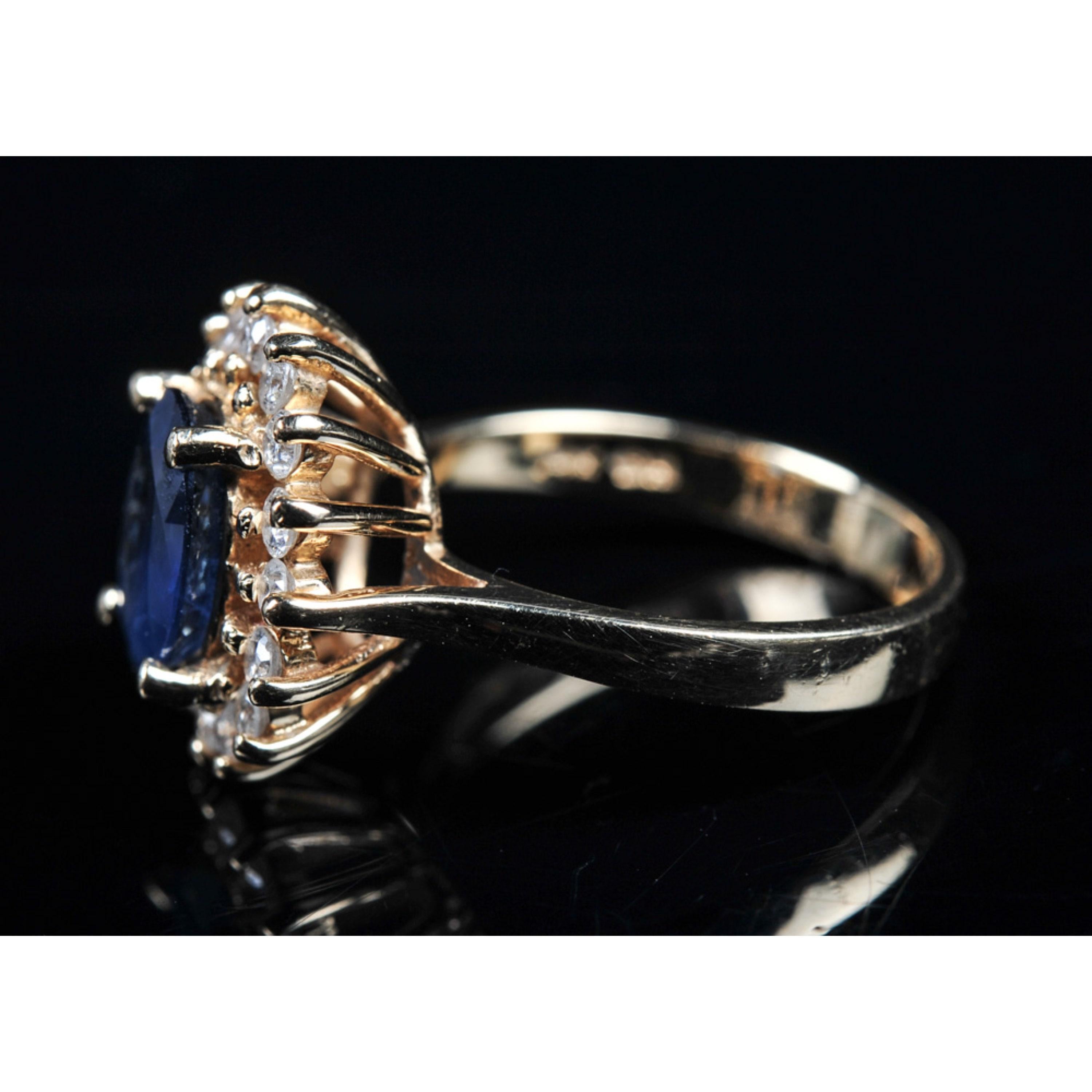For Sale:  1.9 Carat Floral Sapphire and Diamond Gold Engagement Ring Bridal Ring For Her 4