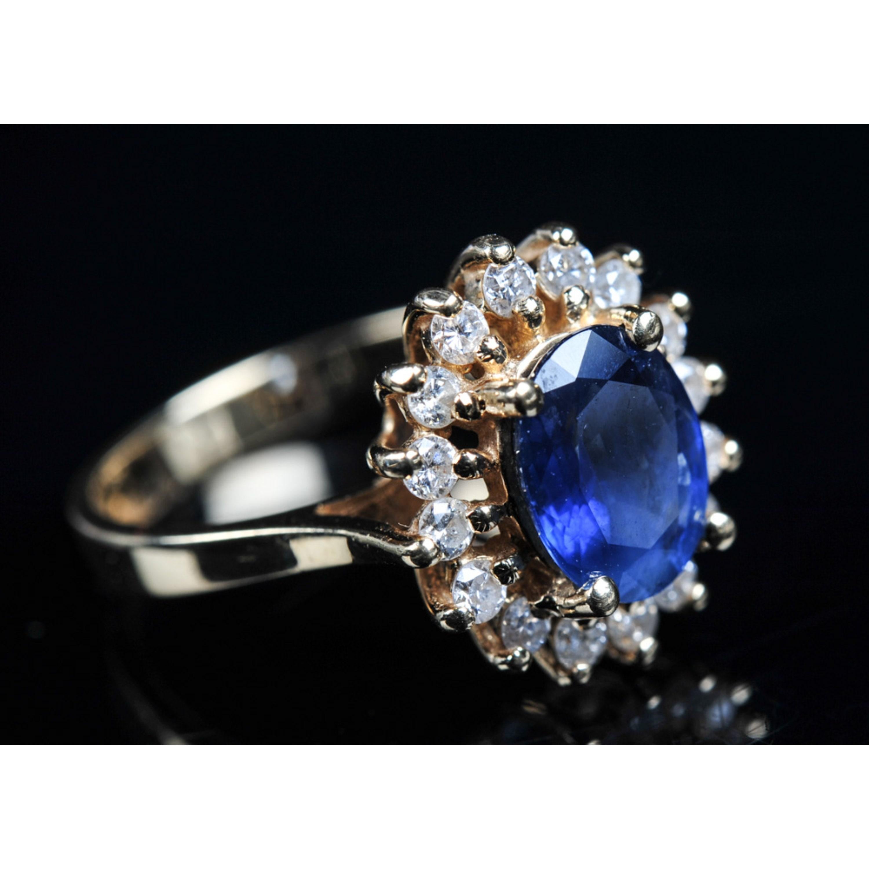 For Sale:  1.9 Carat Floral Sapphire and Diamond Gold Engagement Ring Bridal Ring For Her 5