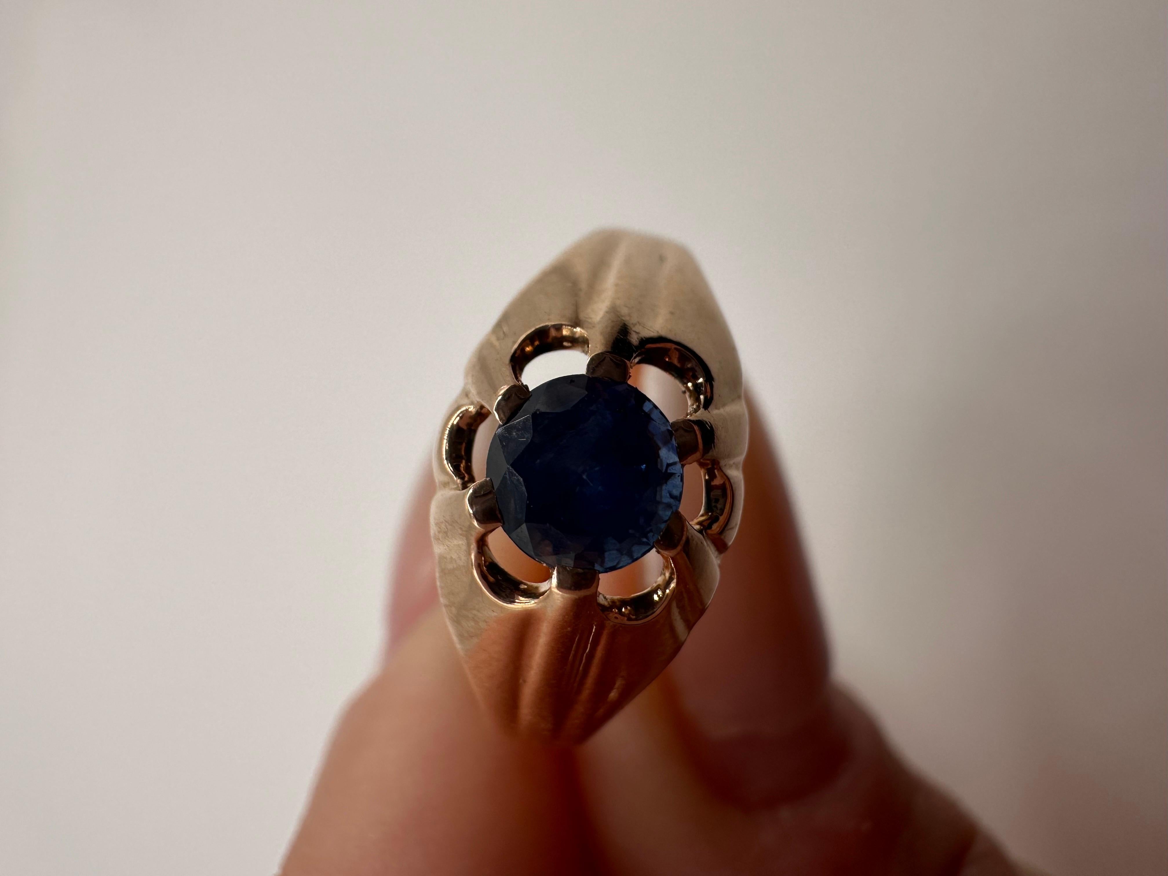 Bague solitaire en or rose 14 carats avec saphirs à fleurs en vente 7