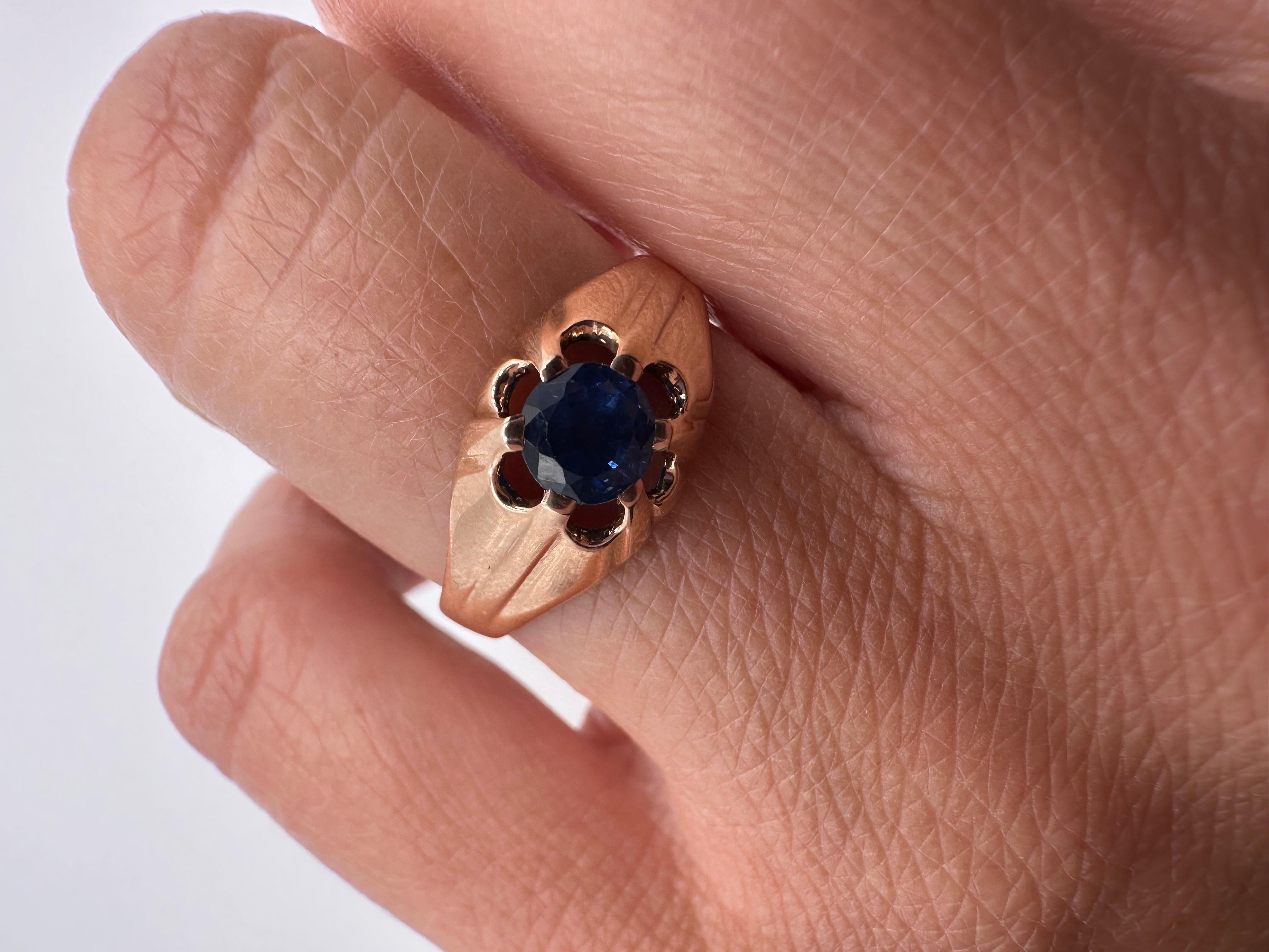 Bague solitaire en or rose 14 carats avec saphirs à fleurs en vente 2