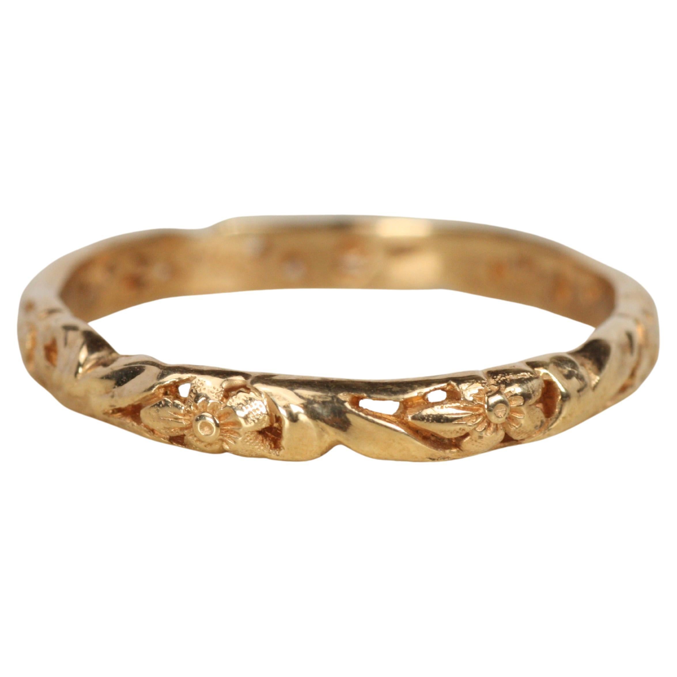 Floral Sculpted Rose Gold Vintage-Inspired Wedding Band