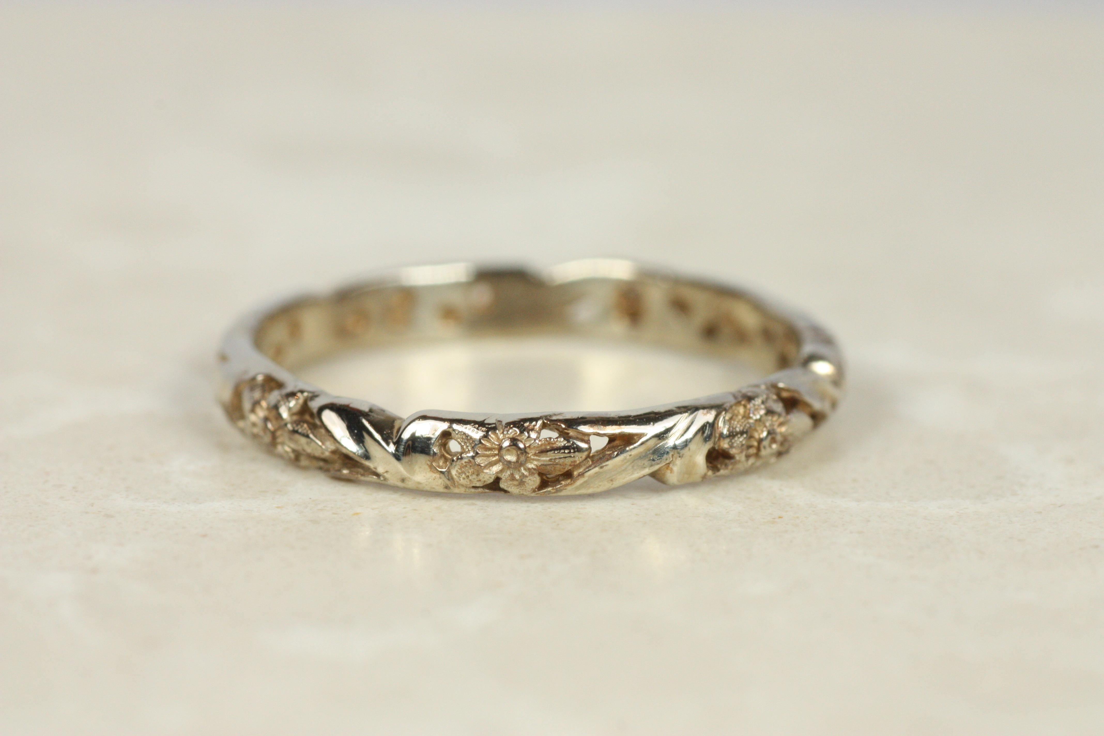 Floral Sculpted White Gold Vintage-Inspired Wedding Band For Sale 2