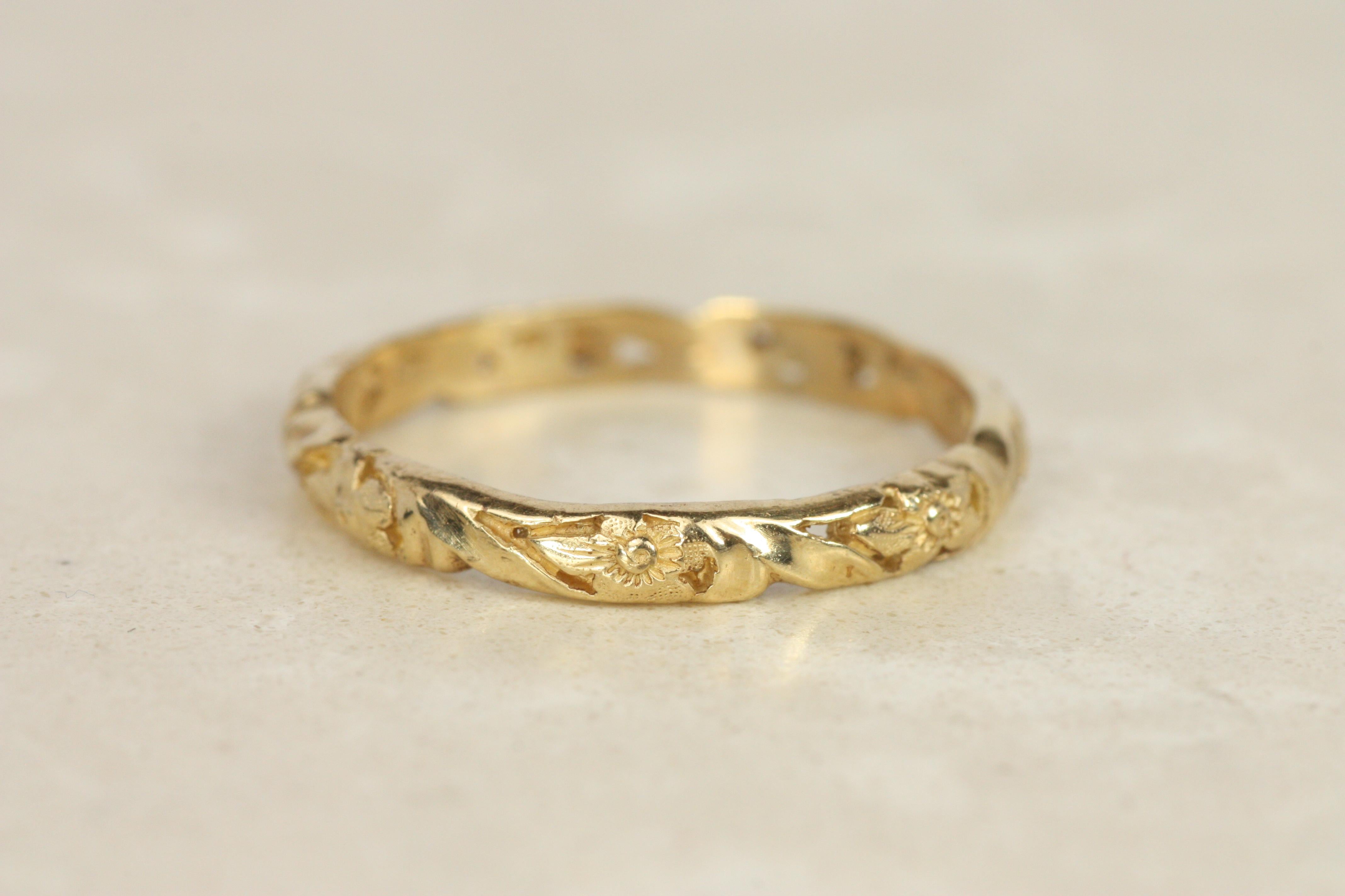 Women's Floral Sculpted Yellow Gold Vintage-Inspired Wedding Band For Sale