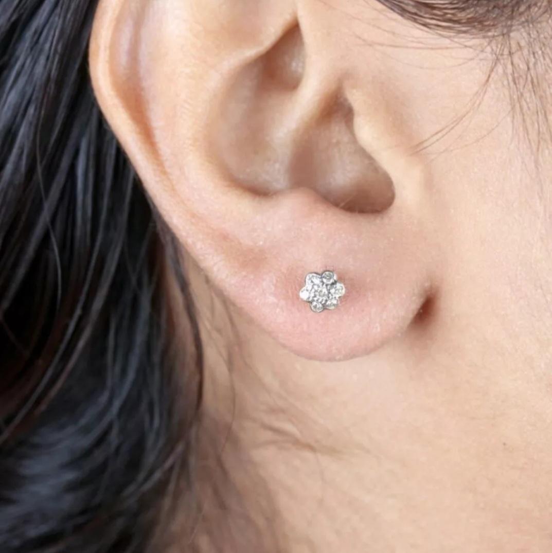Floral Shaped 14K Yellow Gold Natural Diamond Small Handmade Fine Jewelry Gift

Metal
Yellow Gold
Total Carat Weight
0.24 & Under
Base Metal
Yellow Gold
Item Length
10 mm Approx
Main Stone Colour
White/Colorless
Main Stone
Diamond
Closure
Screw
