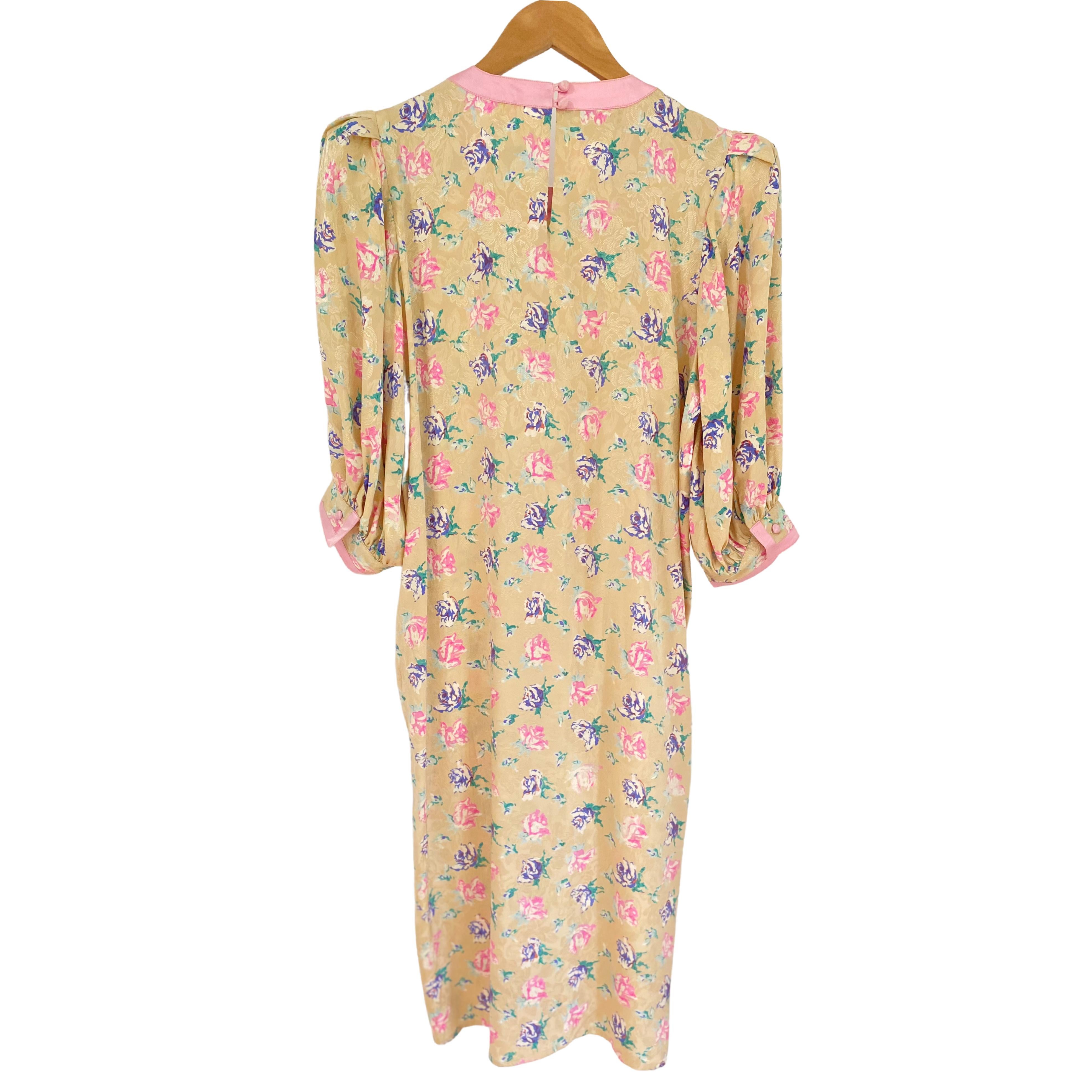 Women's Floral Silk Jacquard Shift with Puff Sleeves - FLORA KUNG new but with FLAW For Sale