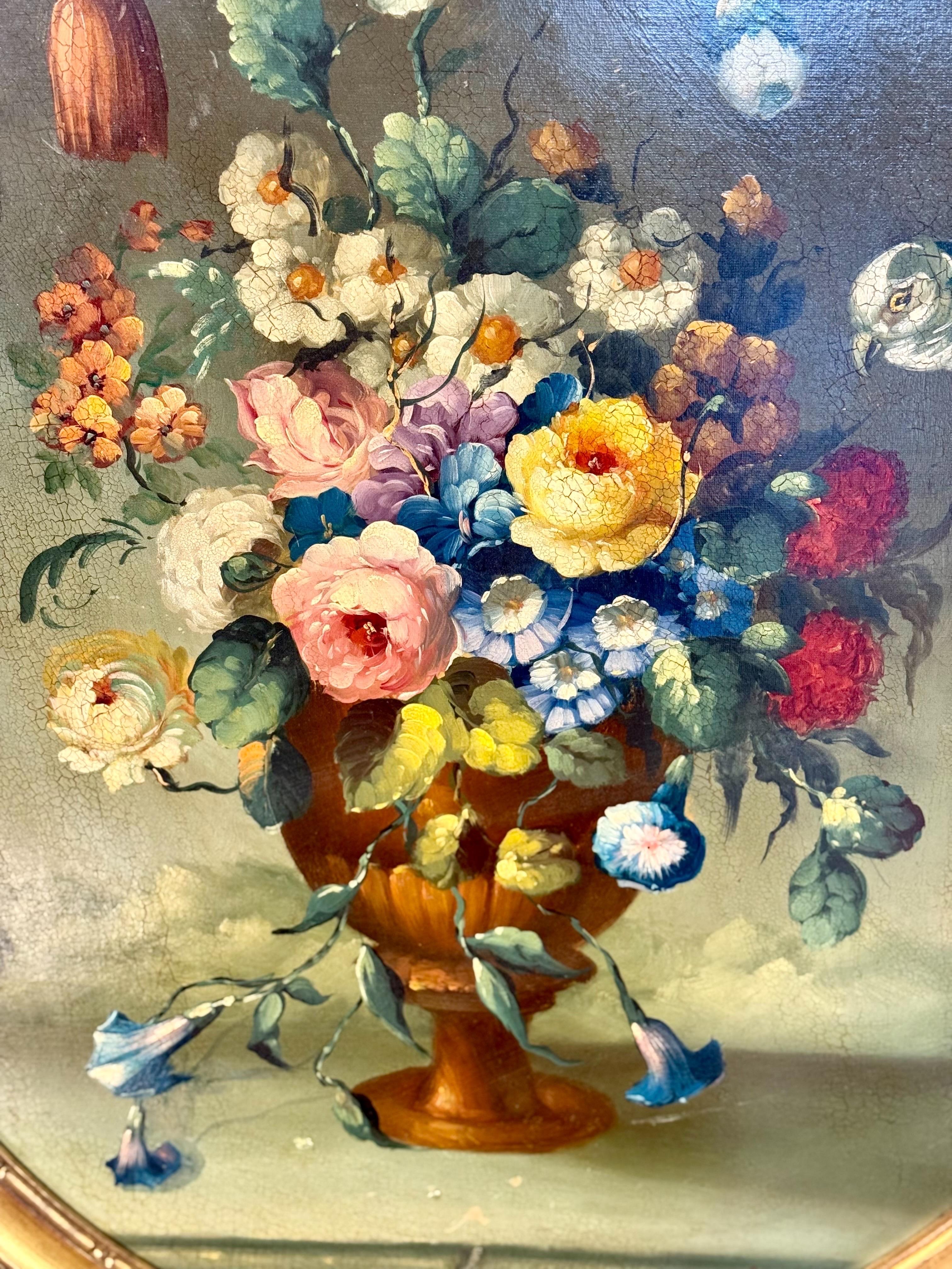 Nature morte florale avec perroquet, huile ovale sur panneau, signée, fin du 19e s. en vente 4