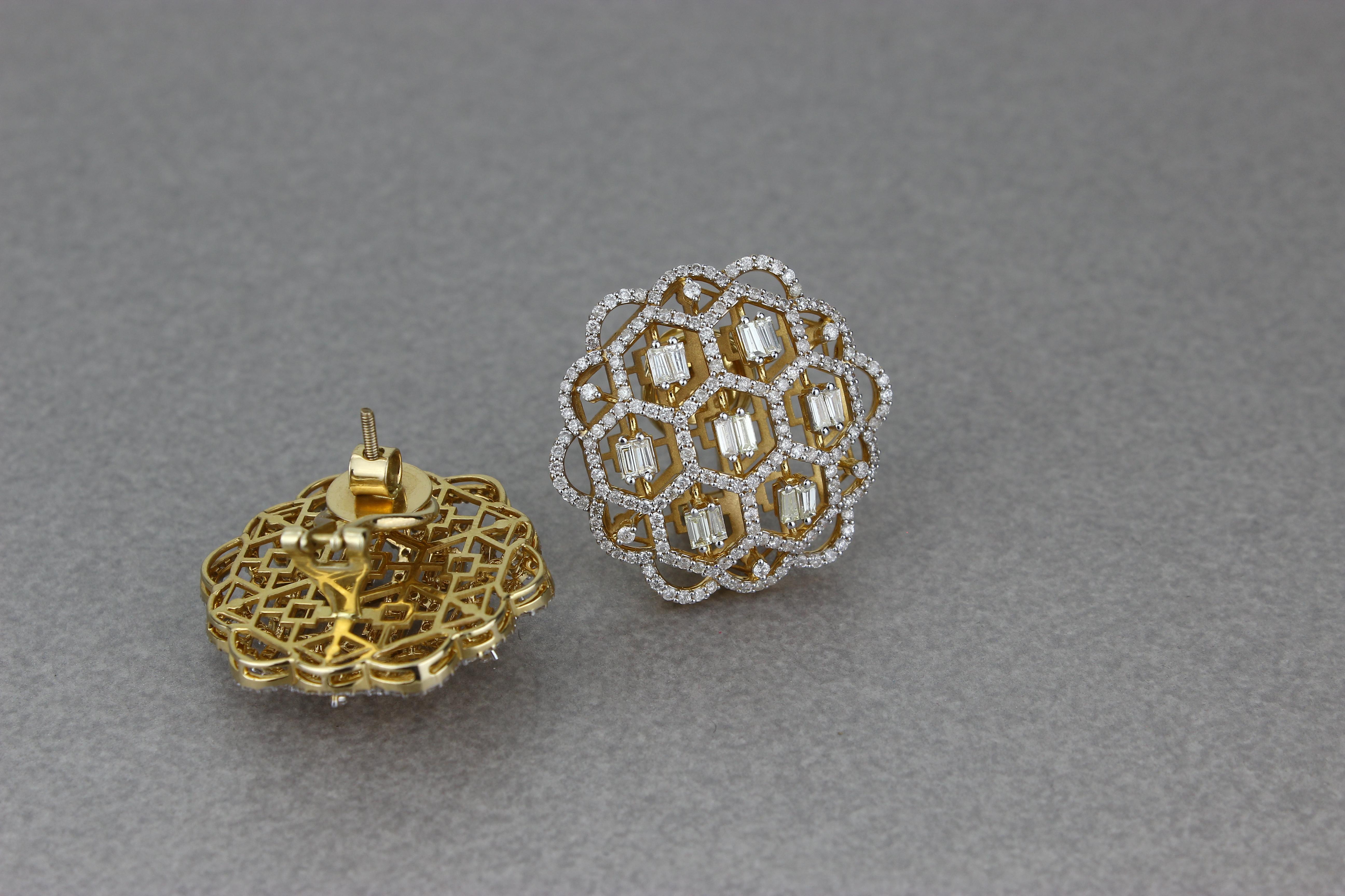 Floral Stud Earrings with Baguettes & Round Diamonds set in 18k Solid Gold For Sale 3