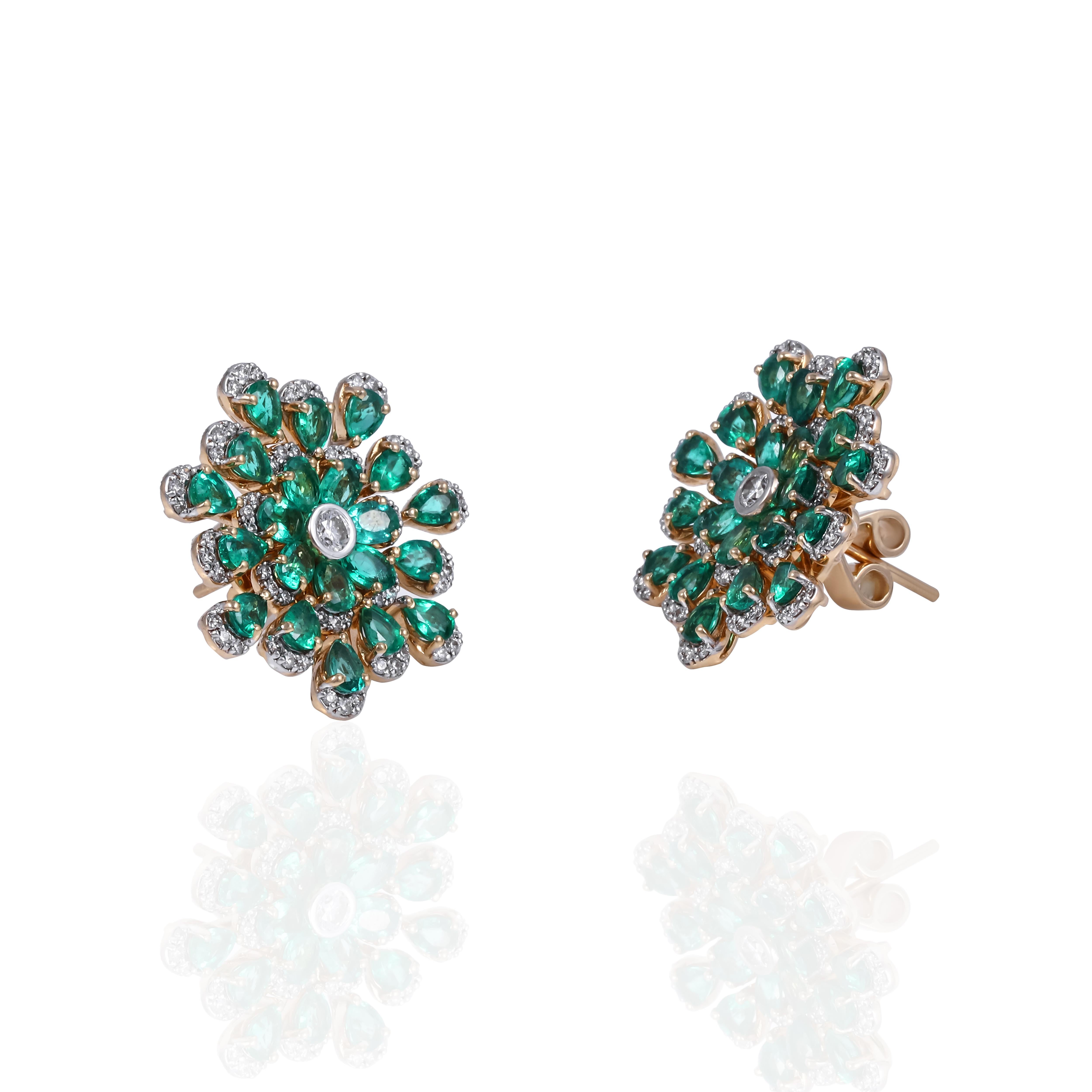 Introducing our stunning Floral Emerald Earrings – a perfect blend of elegance and charm! These beautiful earrings feature vibrant emeralds totalling 6.22 carats, each shaped like a delicate drop surrounded by good quality diamonds.
To make them