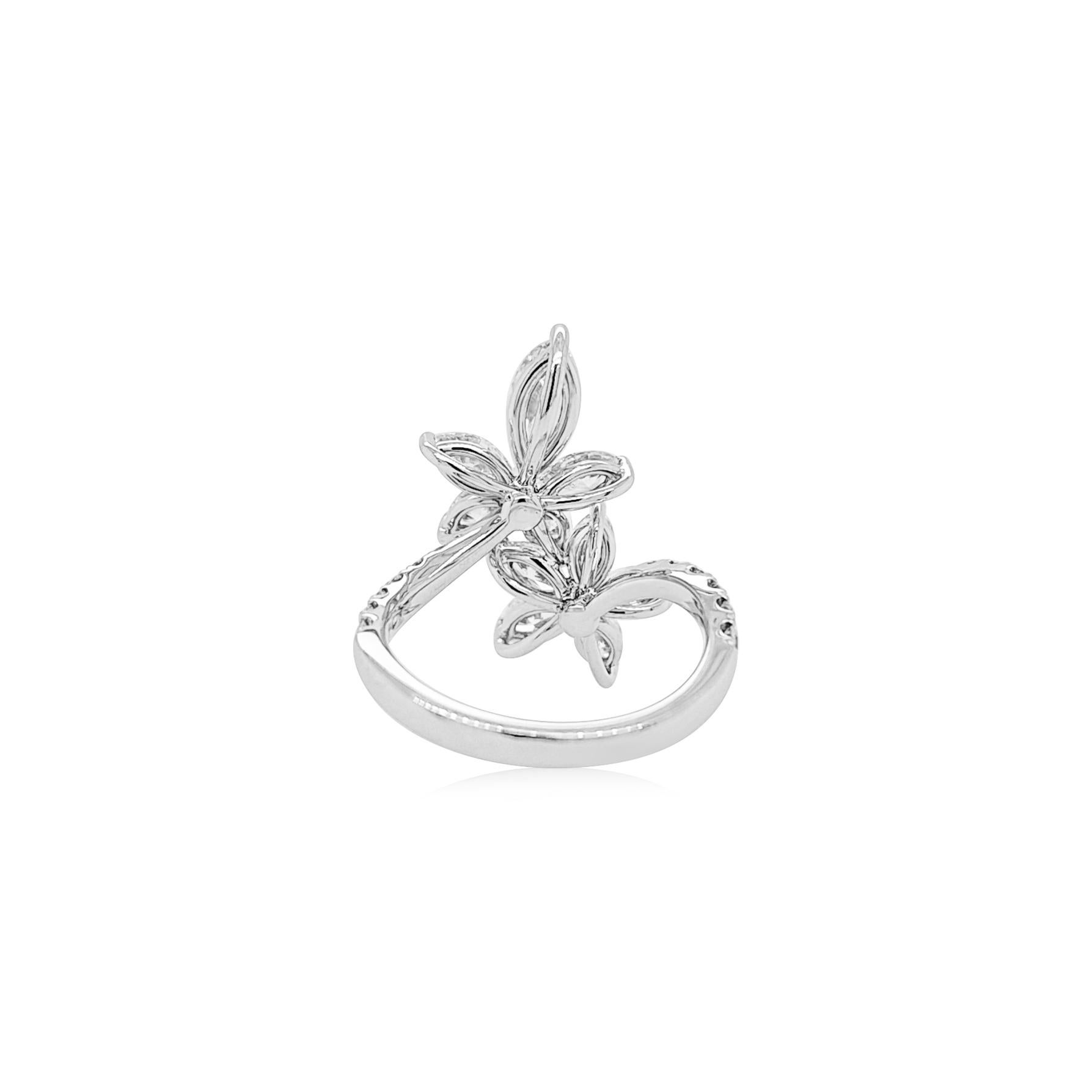 2,47 ct Anillo de cóctel de diamantes blancos talla marquesa y talla brillante redonda Contemporáneo en venta
