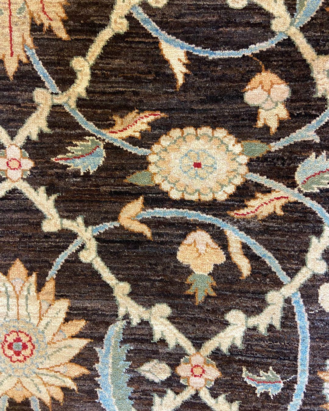 Floral Sultanabad Rugs 4' x 6' Teppich in Braun, Gold, Sage, und Blau Bio-Wolle im Angebot 1