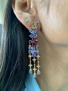 Sunita Nahata Floral Tansanit, Rhodolith, Quarz & Diamant-Ohrring aus 18KRG