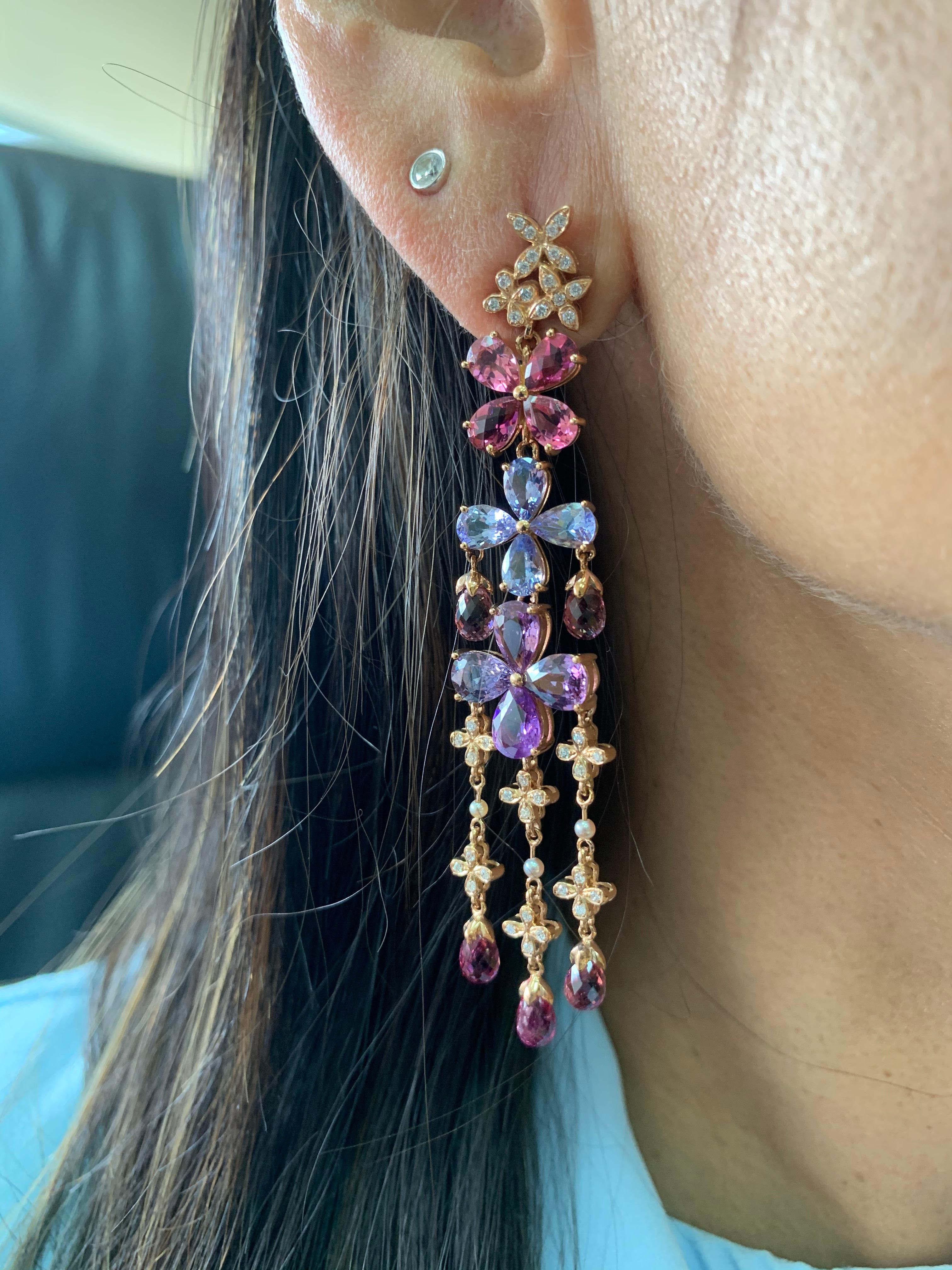 Sunita Nahata, boucles d'oreilles en or 18 carats avec tanzanite, saphir, tourmaline et diamants Pour femmes en vente