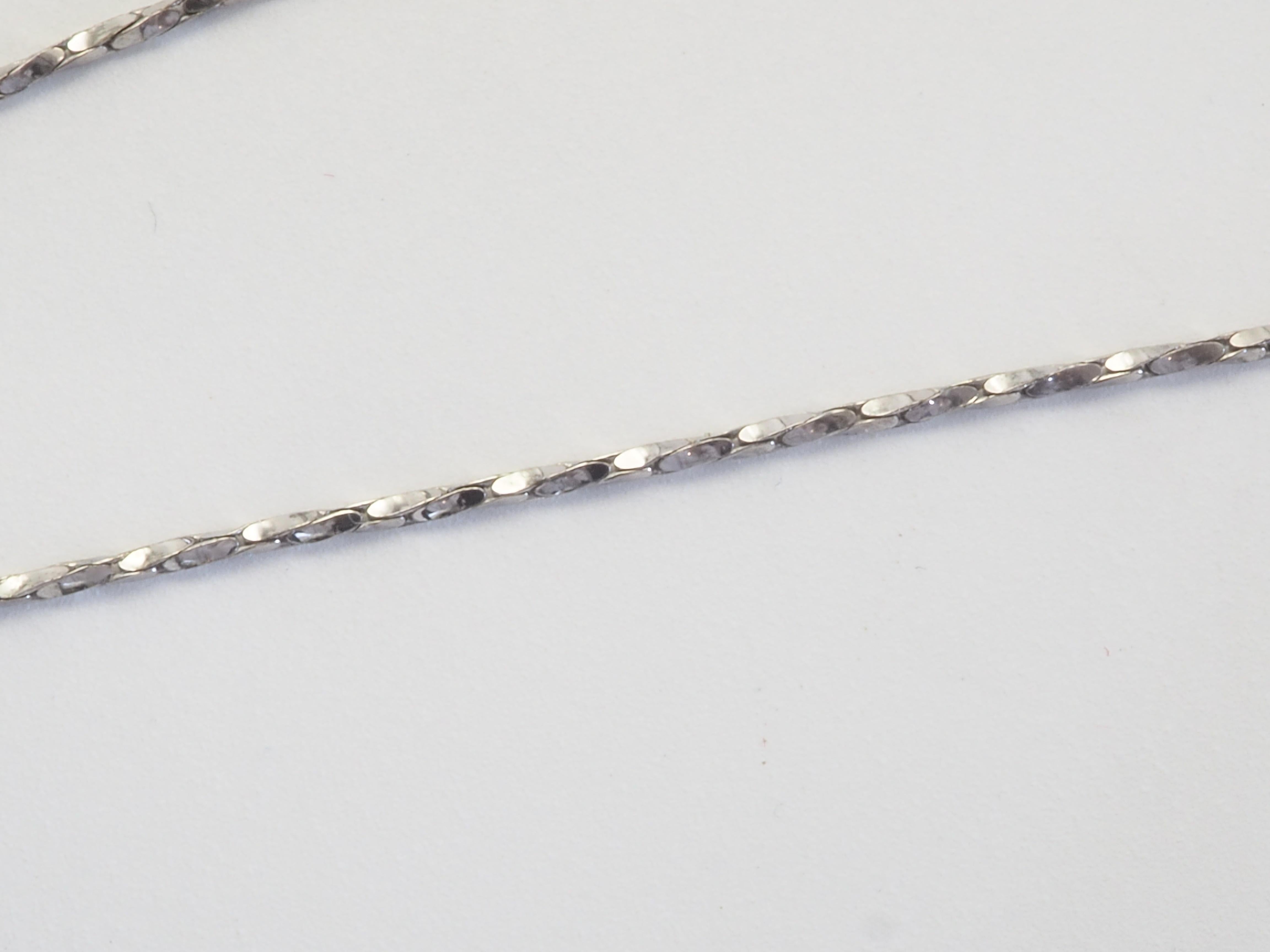 Women's Floral Themed 13.85ct Blue Topaz & Quartz Sterling Silver Chain Necklace For Sale