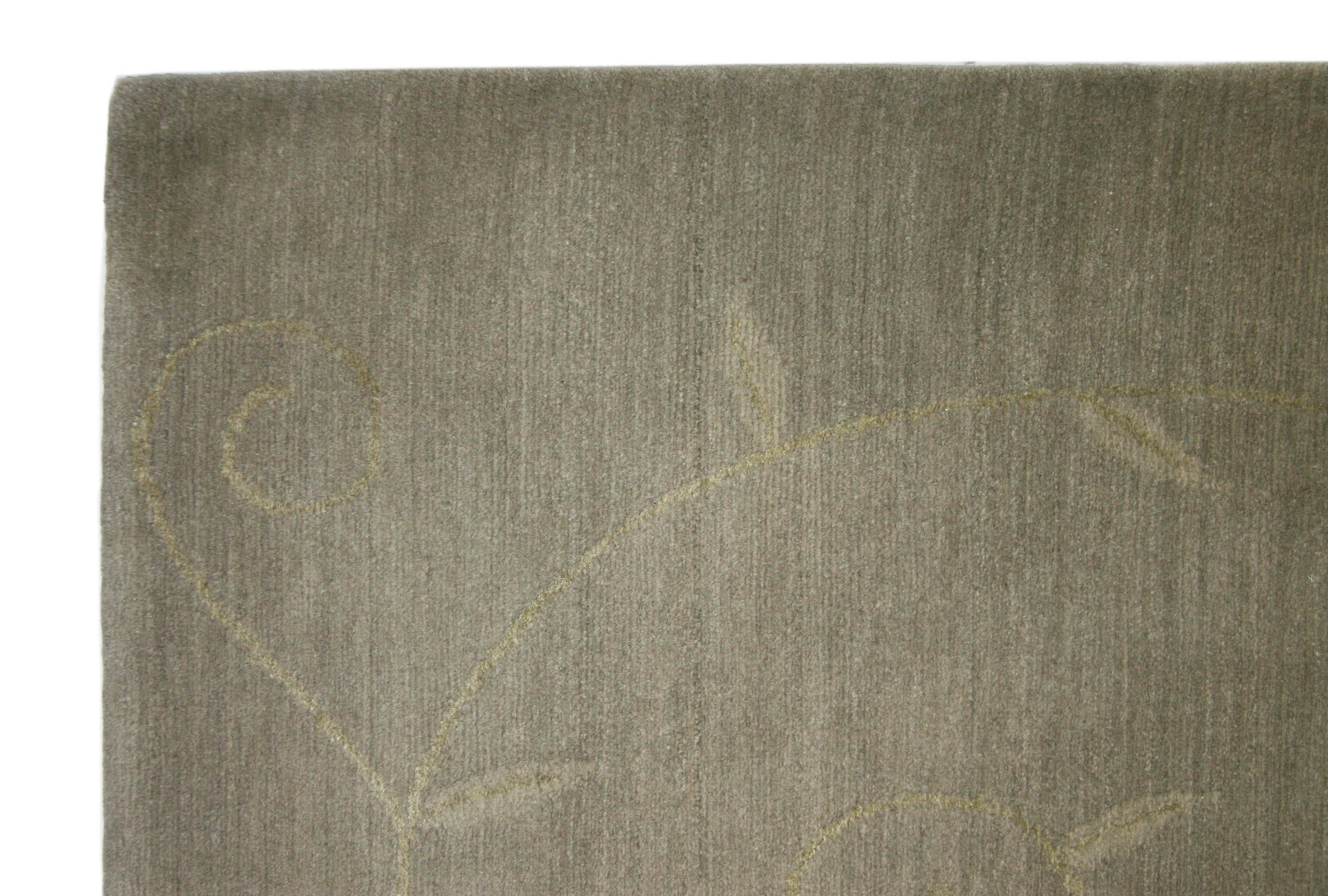 Noué à la main Tapis à motifs floraux de style tibétain en vente