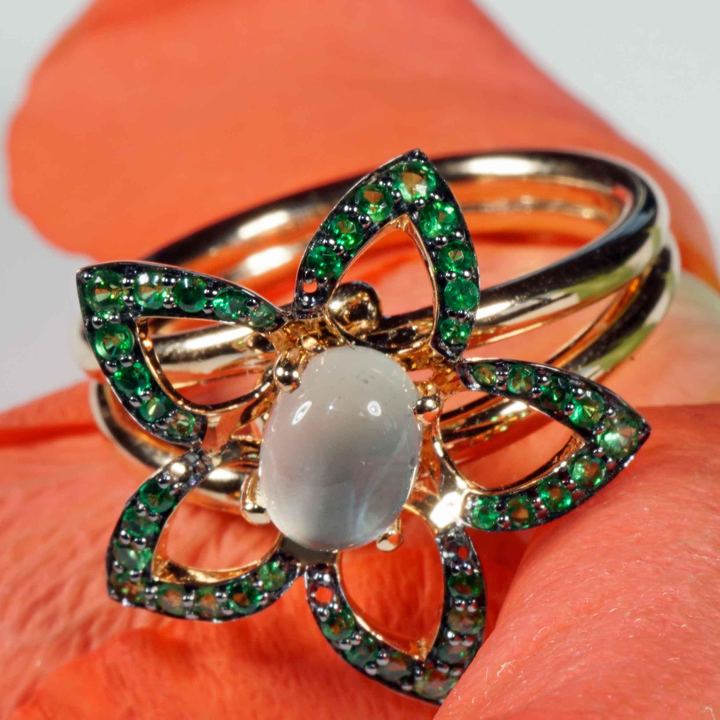 Floral Tsavorite Moonstone Ring fantastic Combination 21x19 mm handmade in Italy For Sale 1