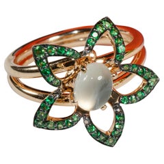 Anello con pietra di luna tsavorite floreale fantastica combinazione 21x19 mm fatto a mano in Italia