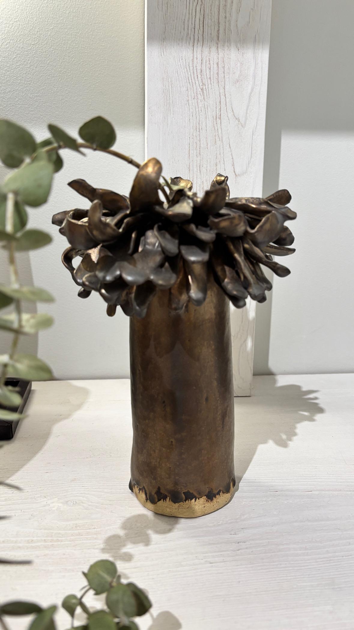 Grès Vase floral en bronze grès n° 5 de Hania Jneid en vente