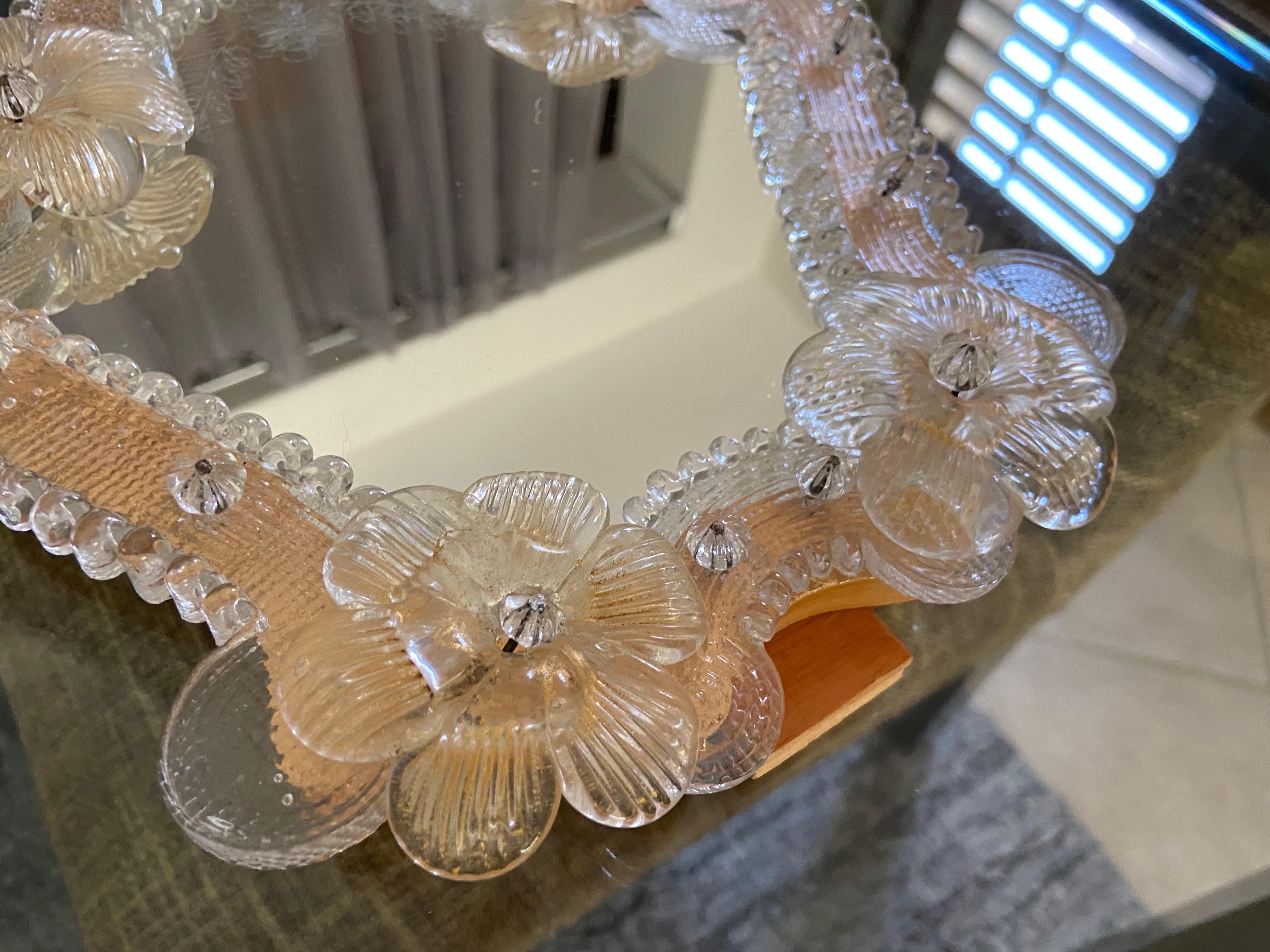 Floral geblümter venezianischer Muranoglas-Tischspiegel im Zustand „Gut“ im Angebot in Palm Springs, CA