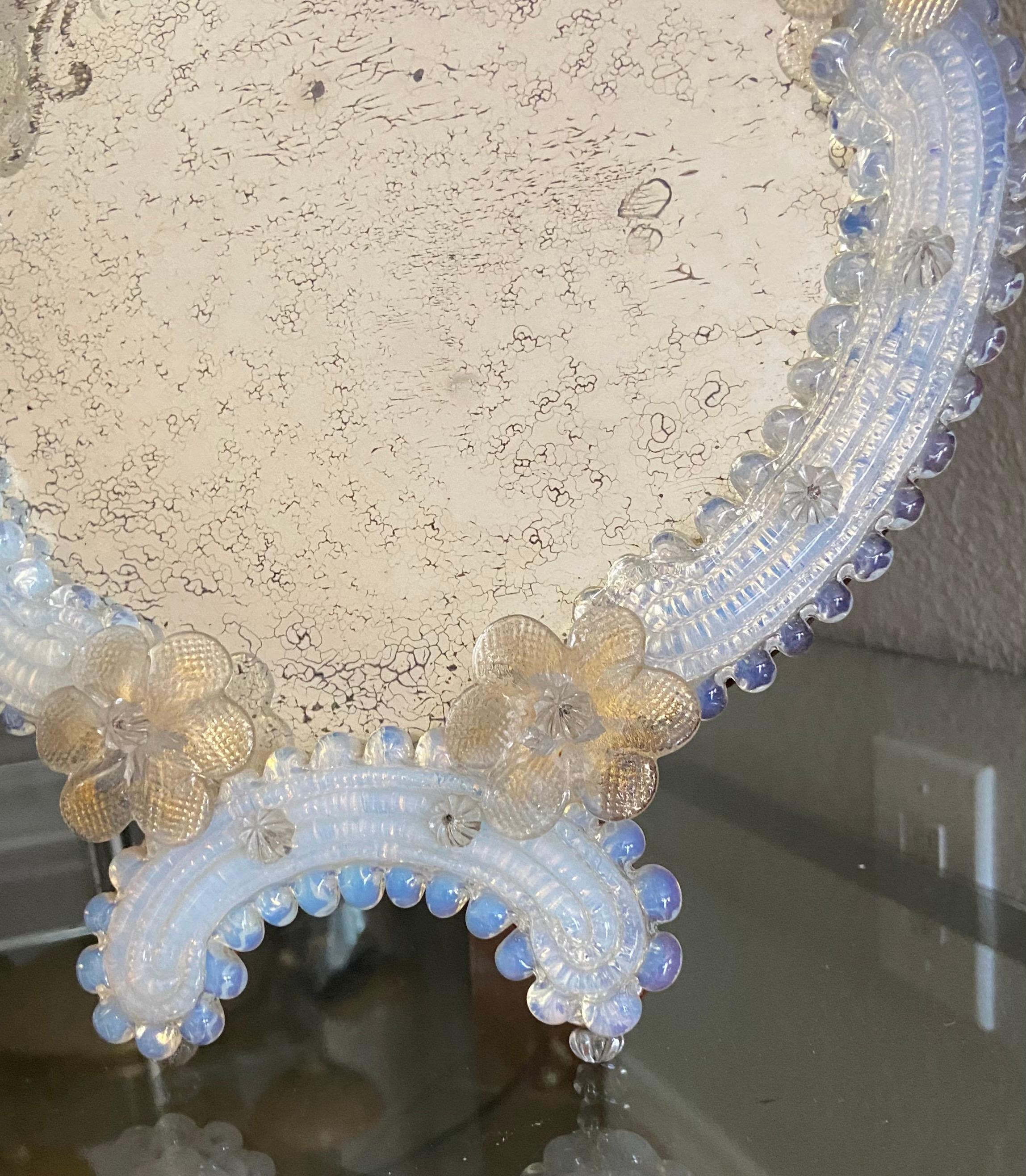 Verre Miroir de table en verre vénitien à motifs floraux de Murano en vente